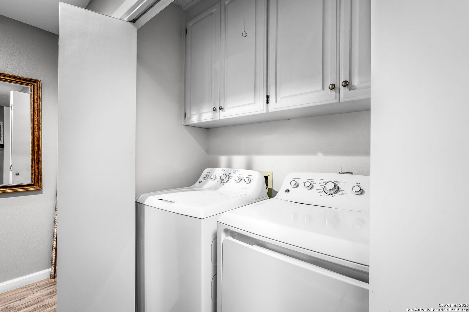 371 W Lincoln St B114