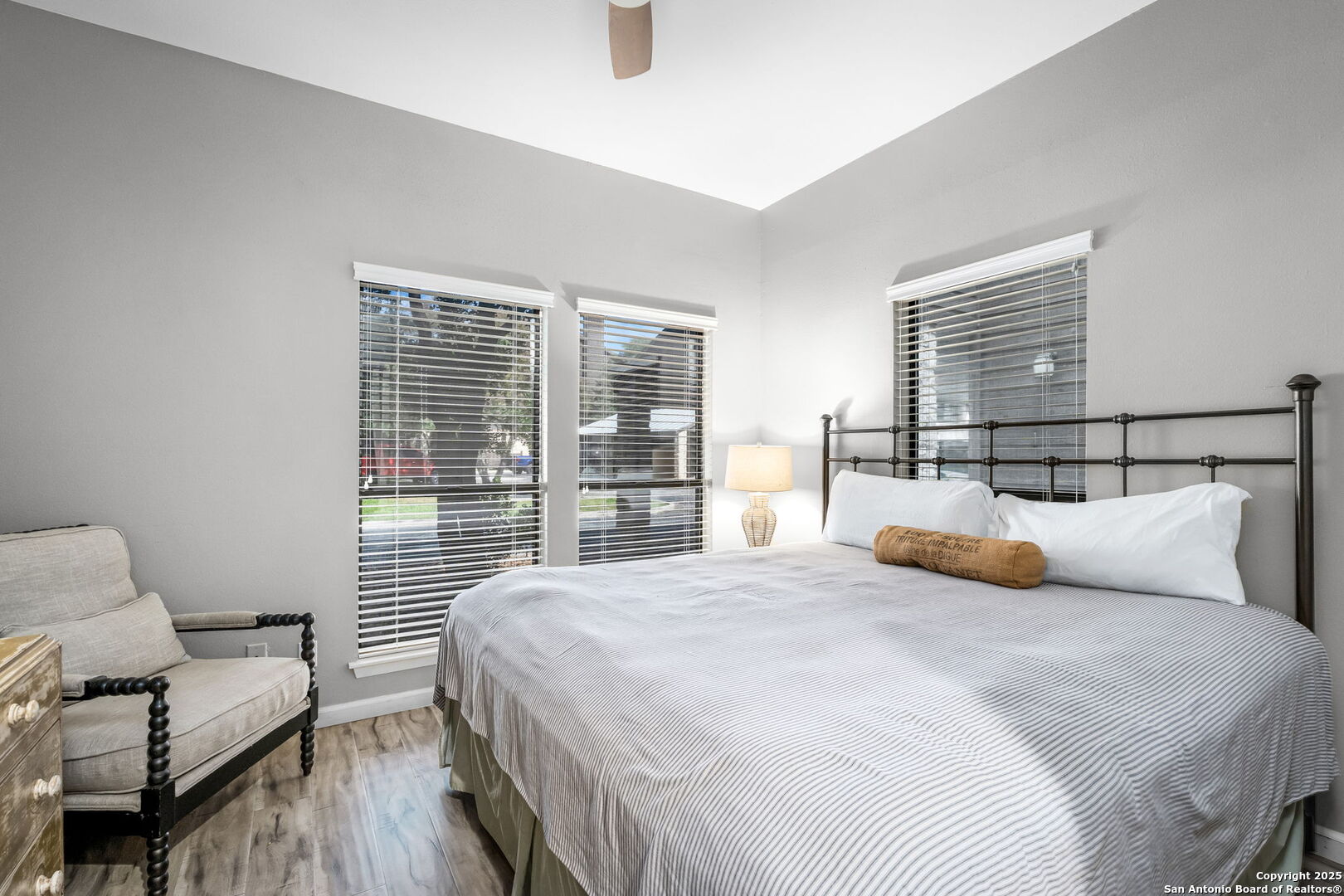 371 W Lincoln St B114