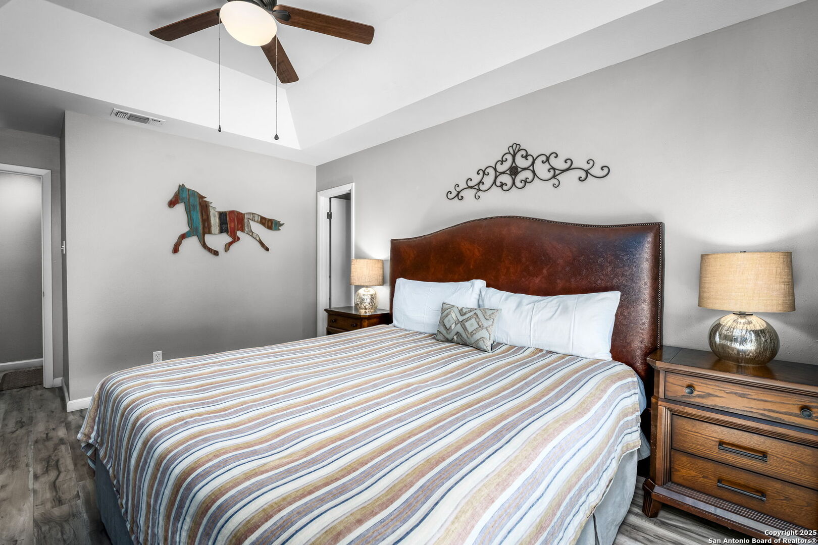 371 W Lincoln St B114