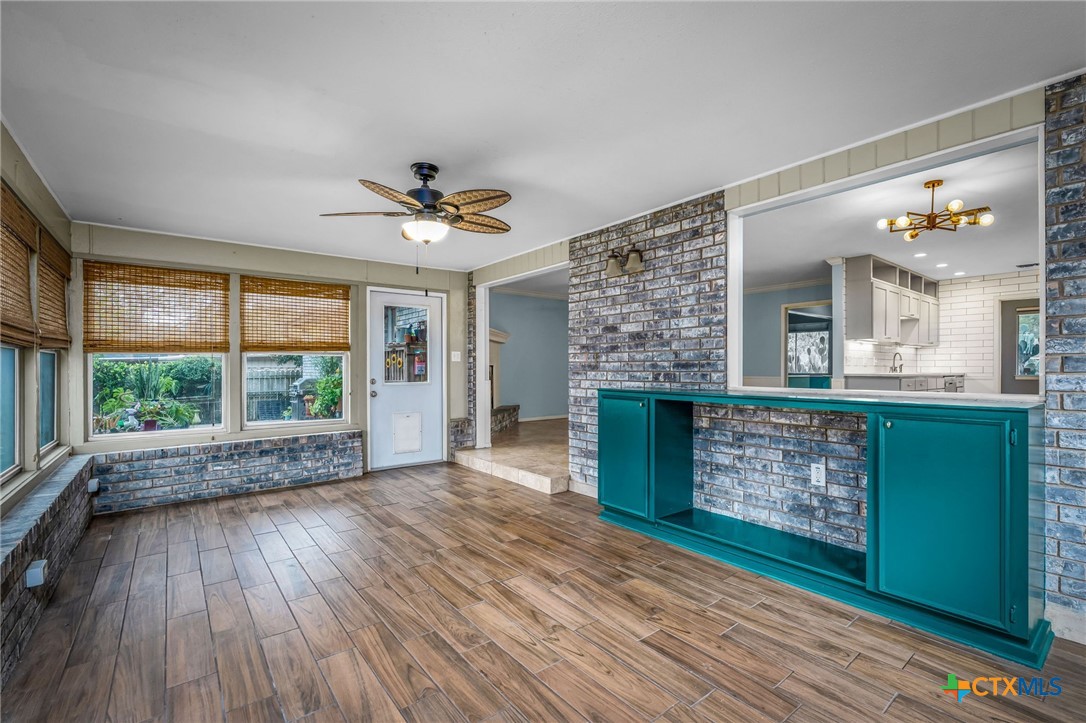 960 Twin Oaks Drive