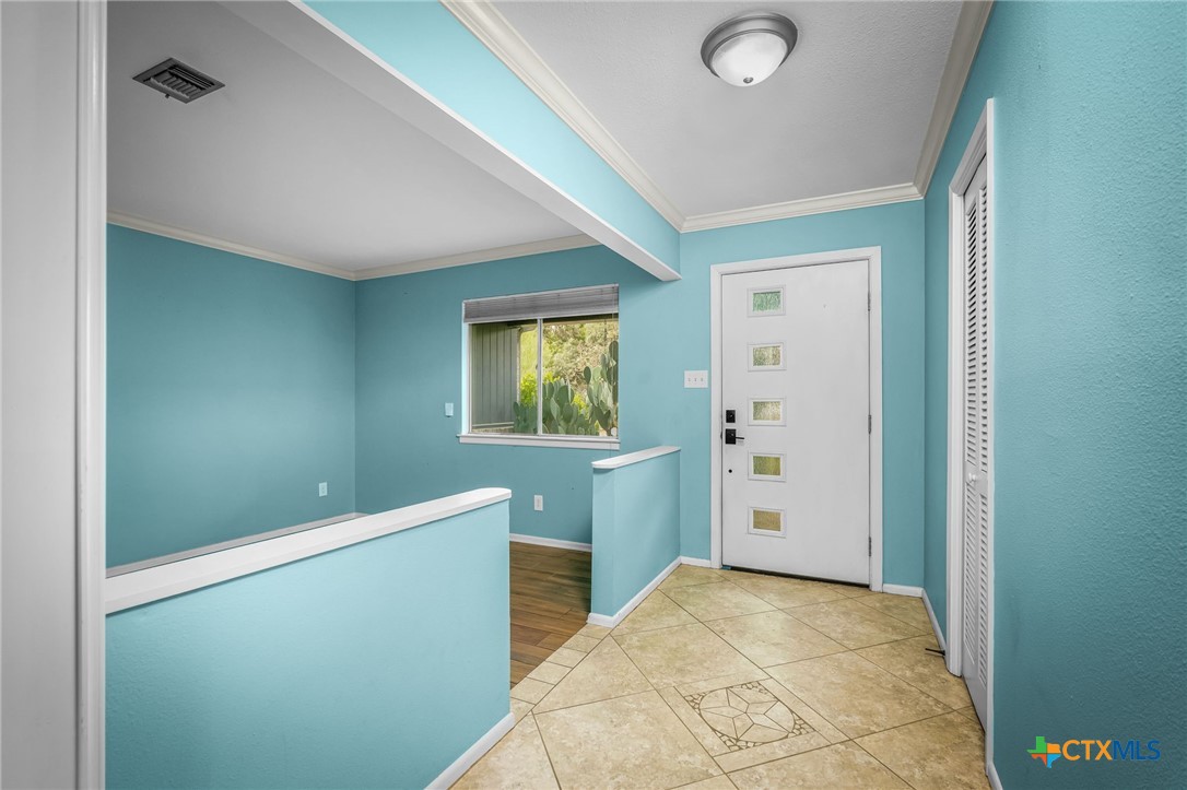 960 Twin Oaks Drive