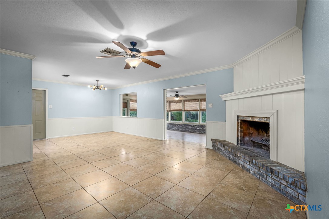 960 Twin Oaks Drive