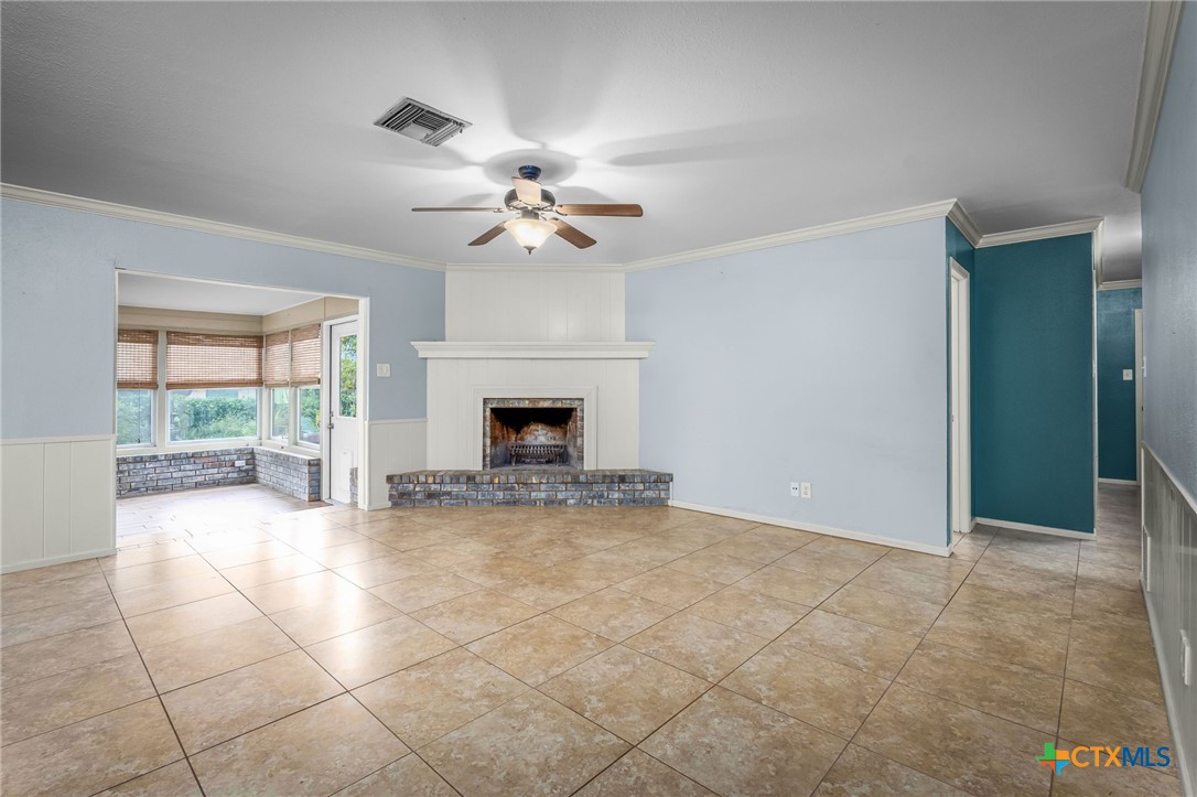 960 Twin Oaks Drive