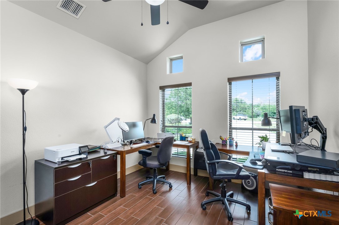 1032 Oak Turn