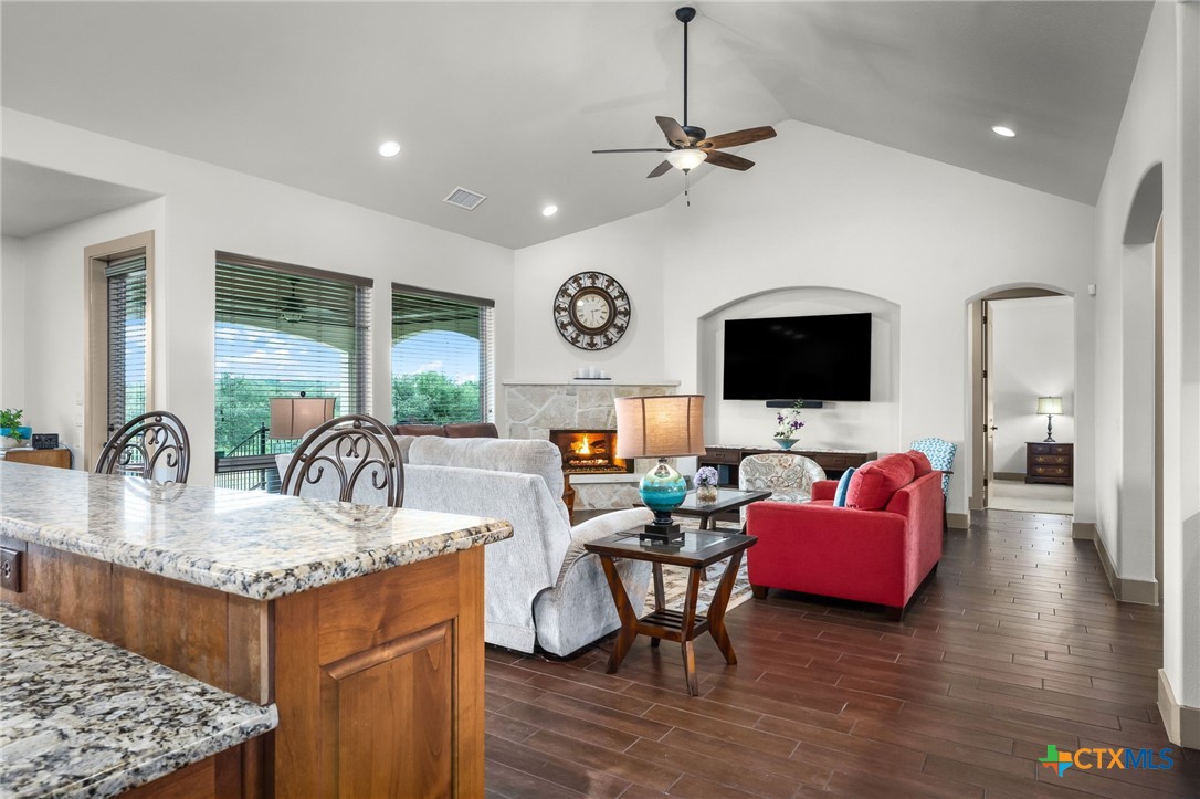 1032 Oak Turn