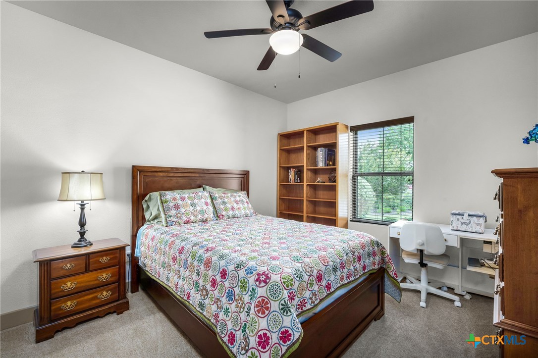 1032 Oak Turn