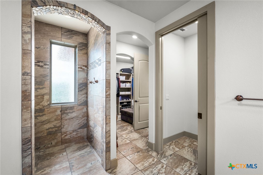 1032 Oak Turn