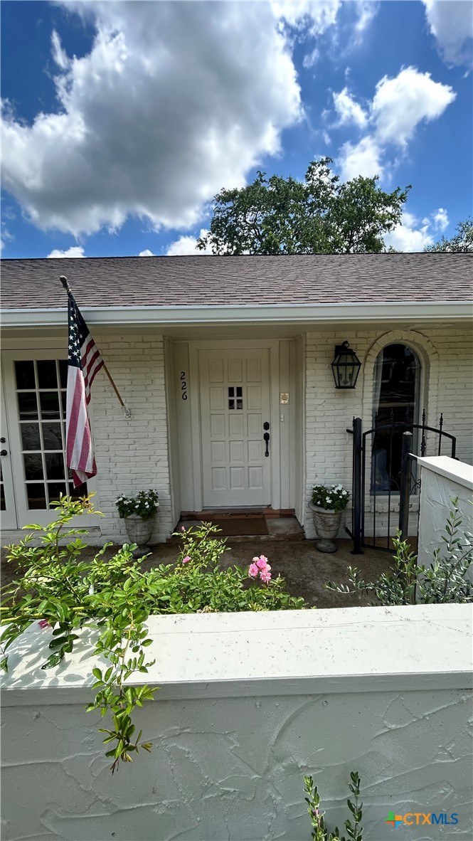 226 Oakwood Boulevard