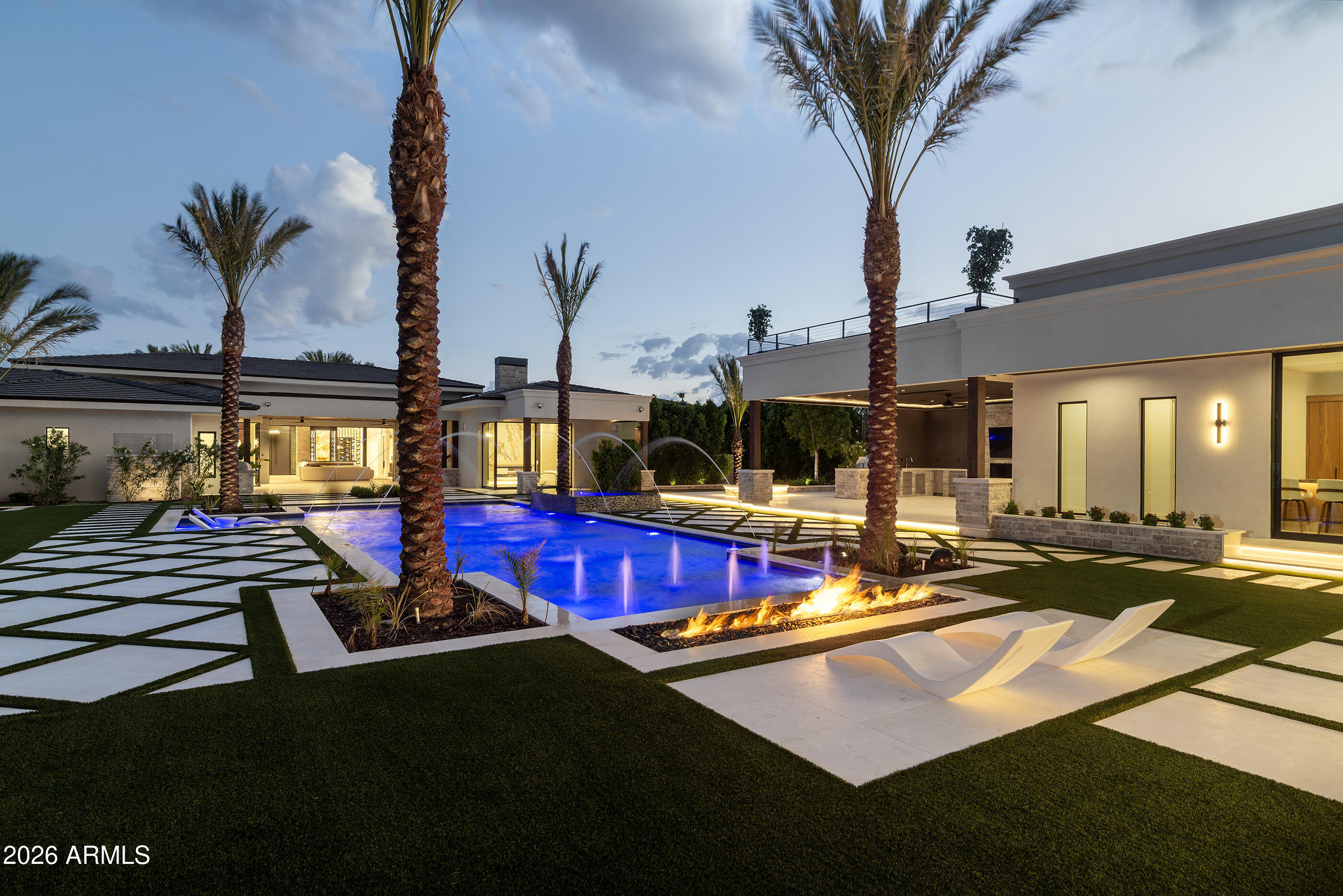 10170 E CHOLLA Street