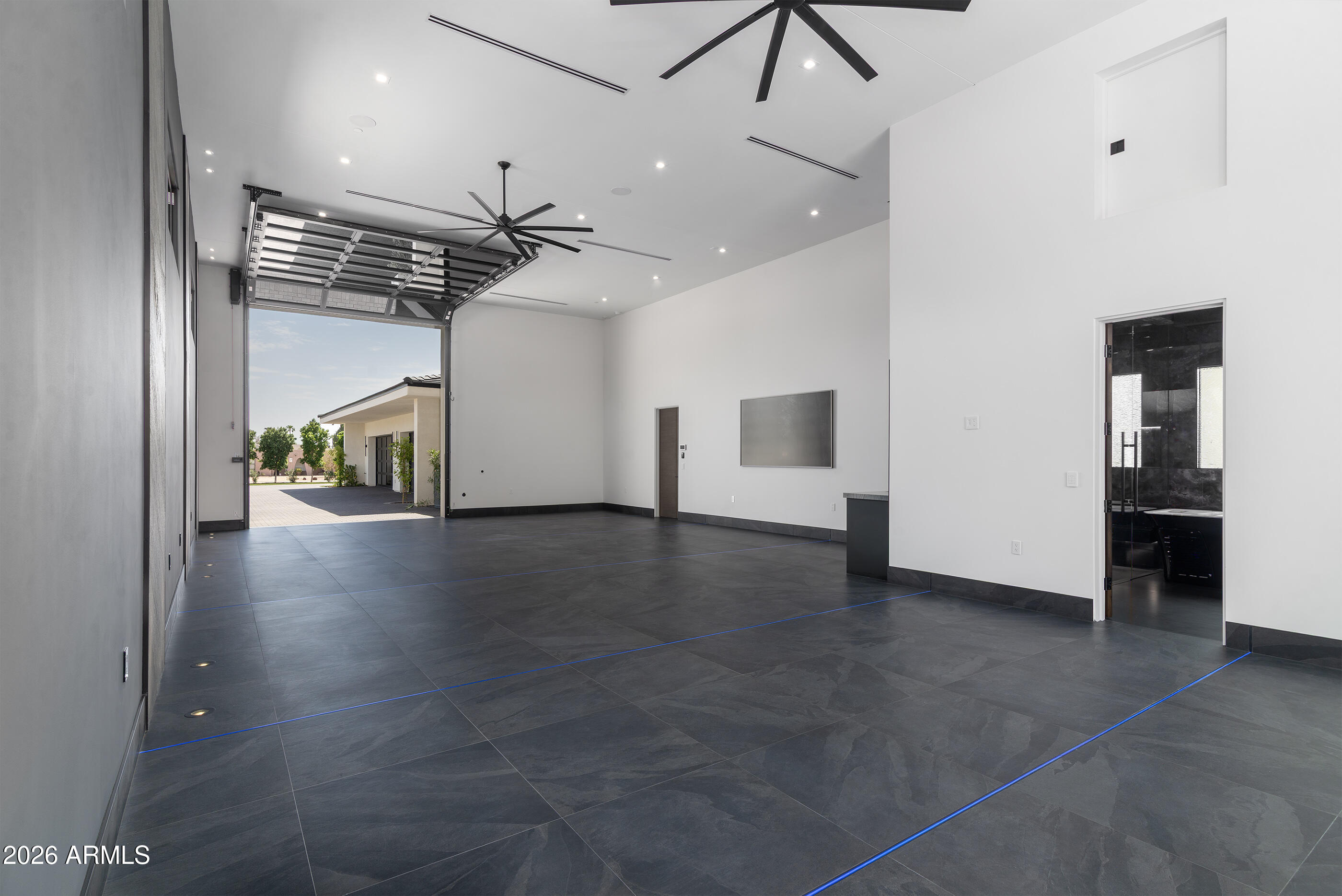 10170 E CHOLLA Street