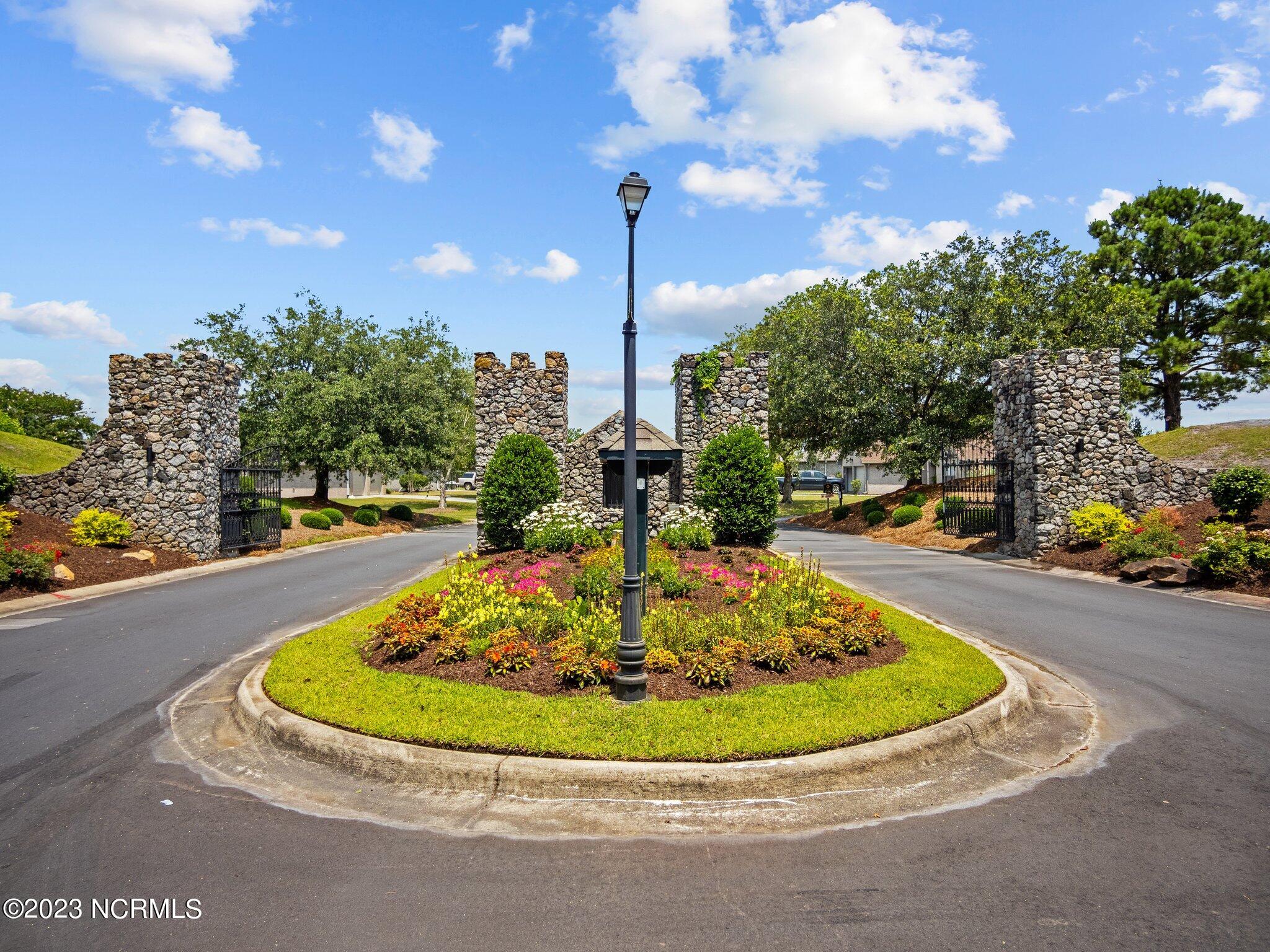 114 114 Windsor Court