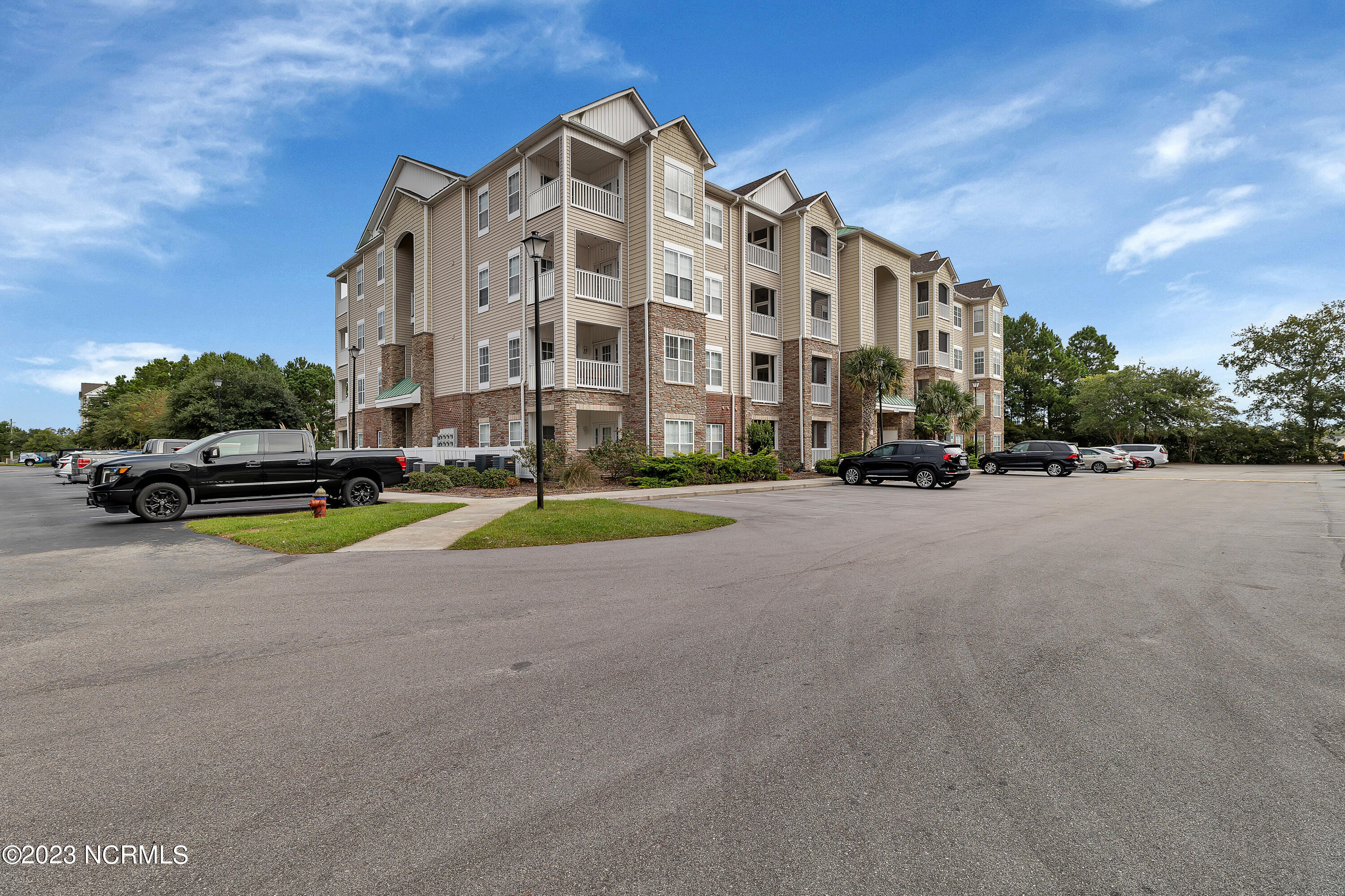 200 Gateway Condos Drive, 241