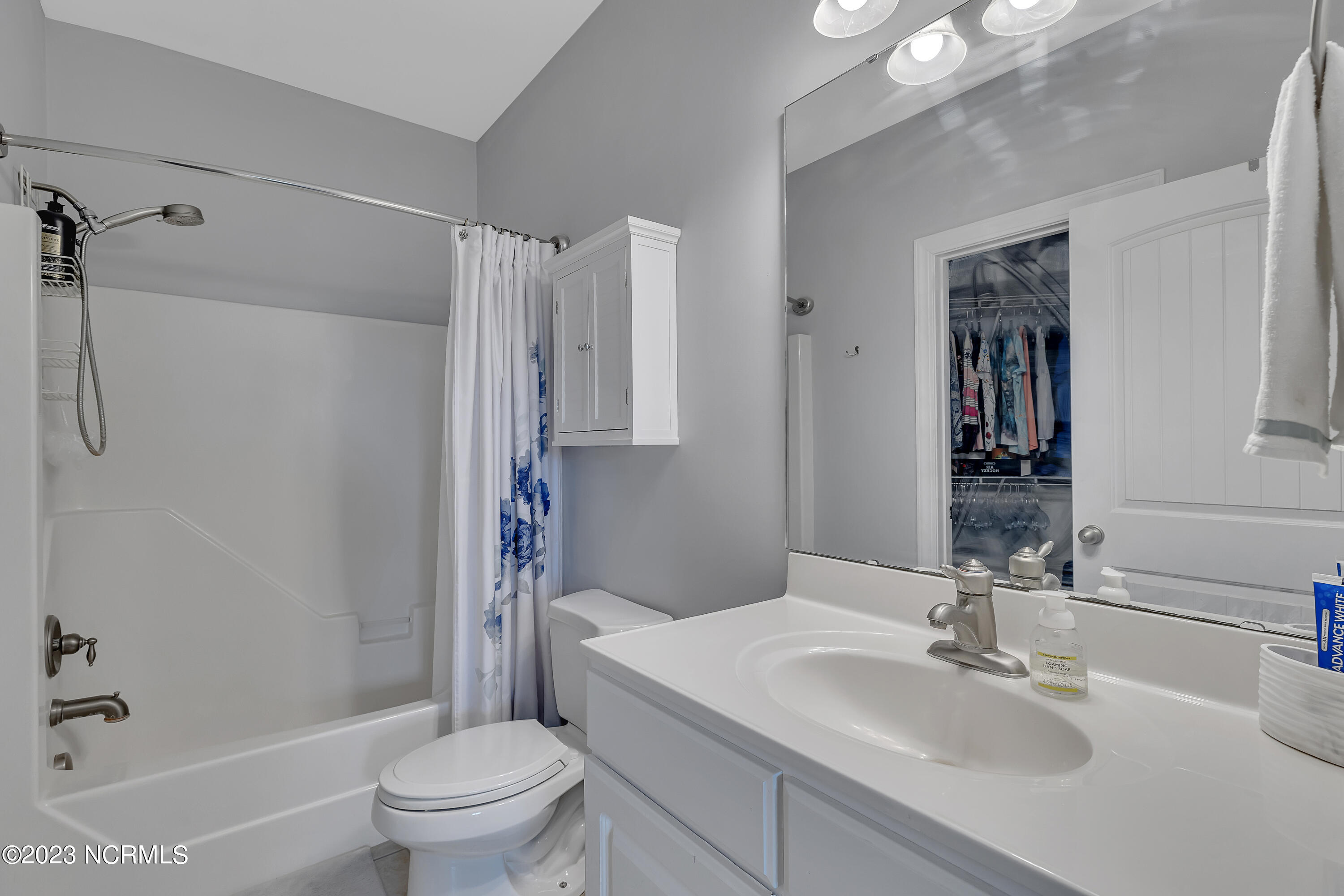 200 Gateway Condos Drive, 241