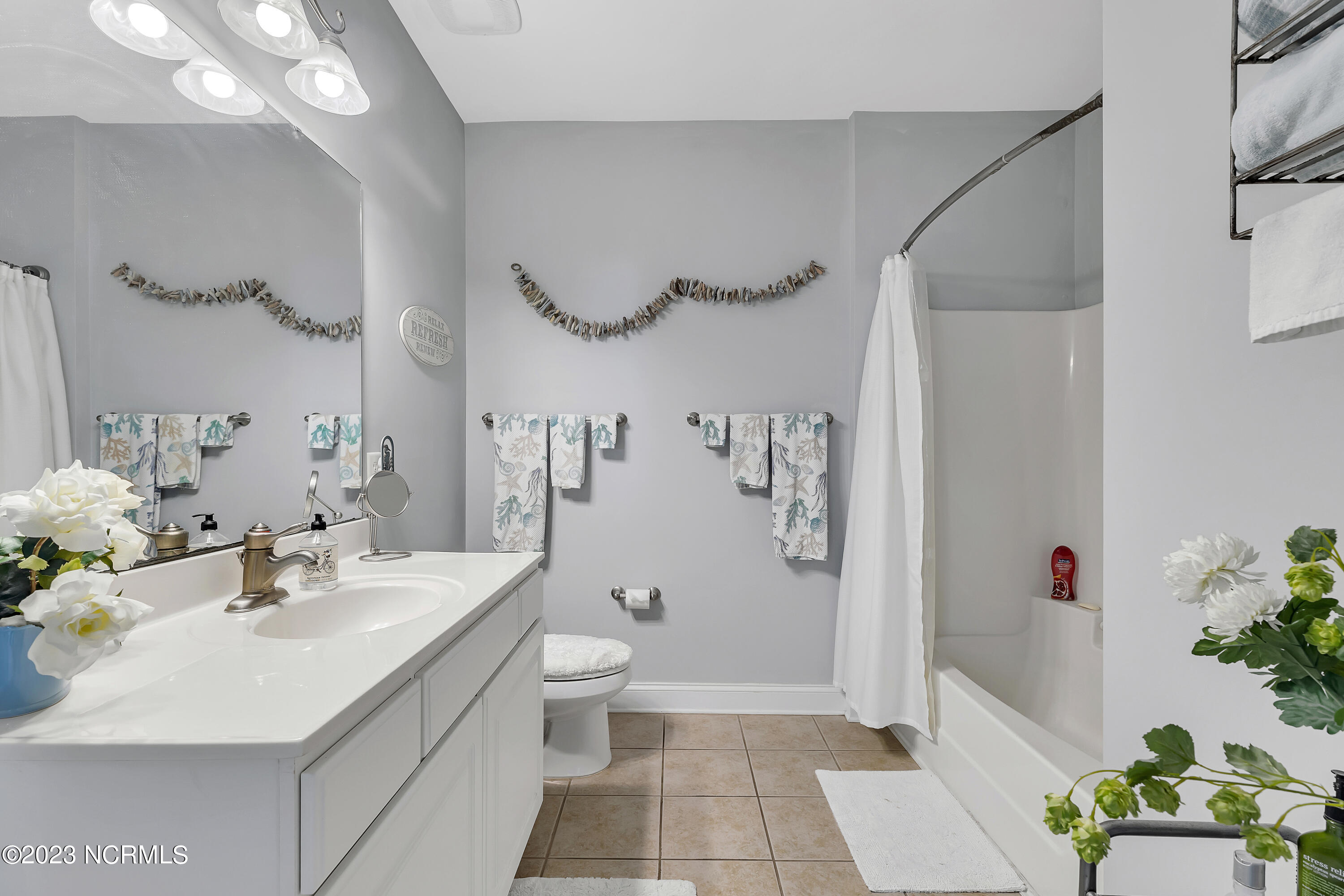 200 Gateway Condos Drive, 241