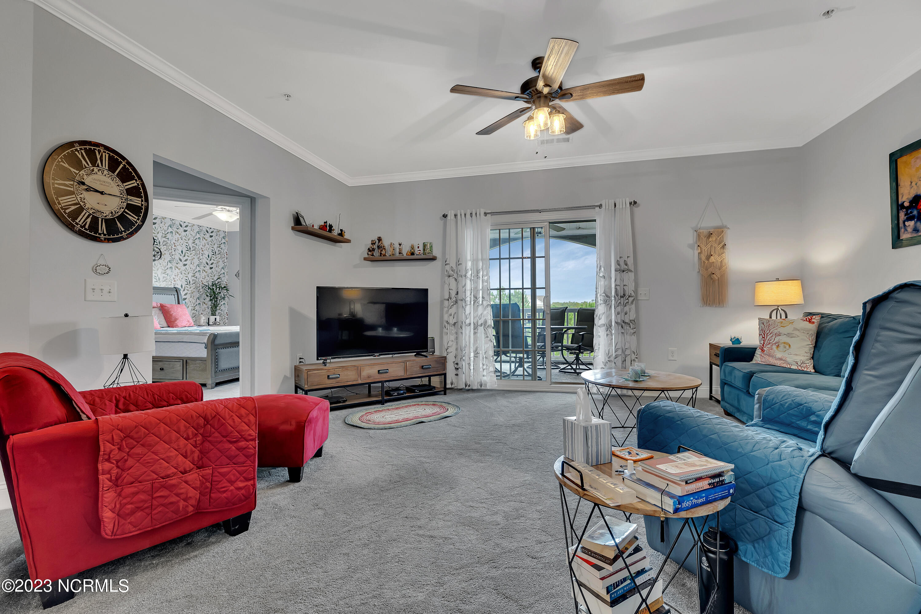200 Gateway Condos Drive, 241