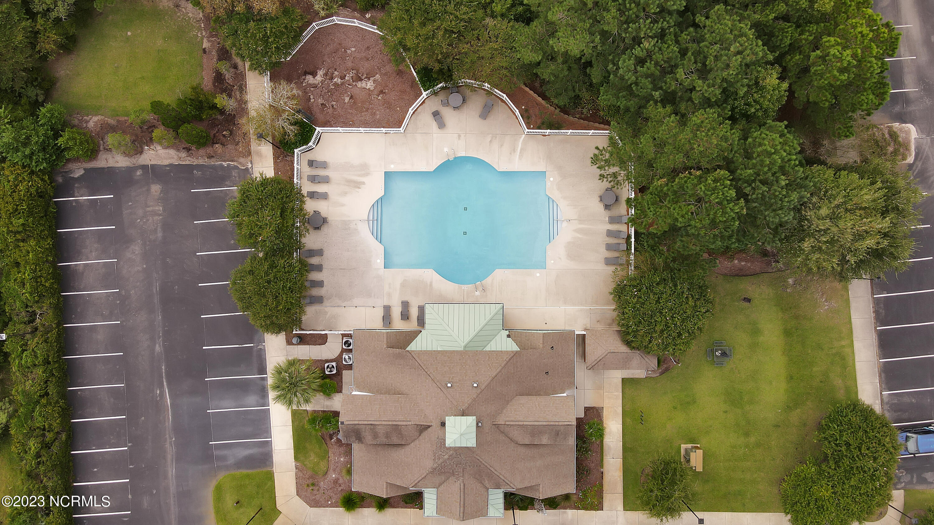 200 Gateway Condos Drive, 241