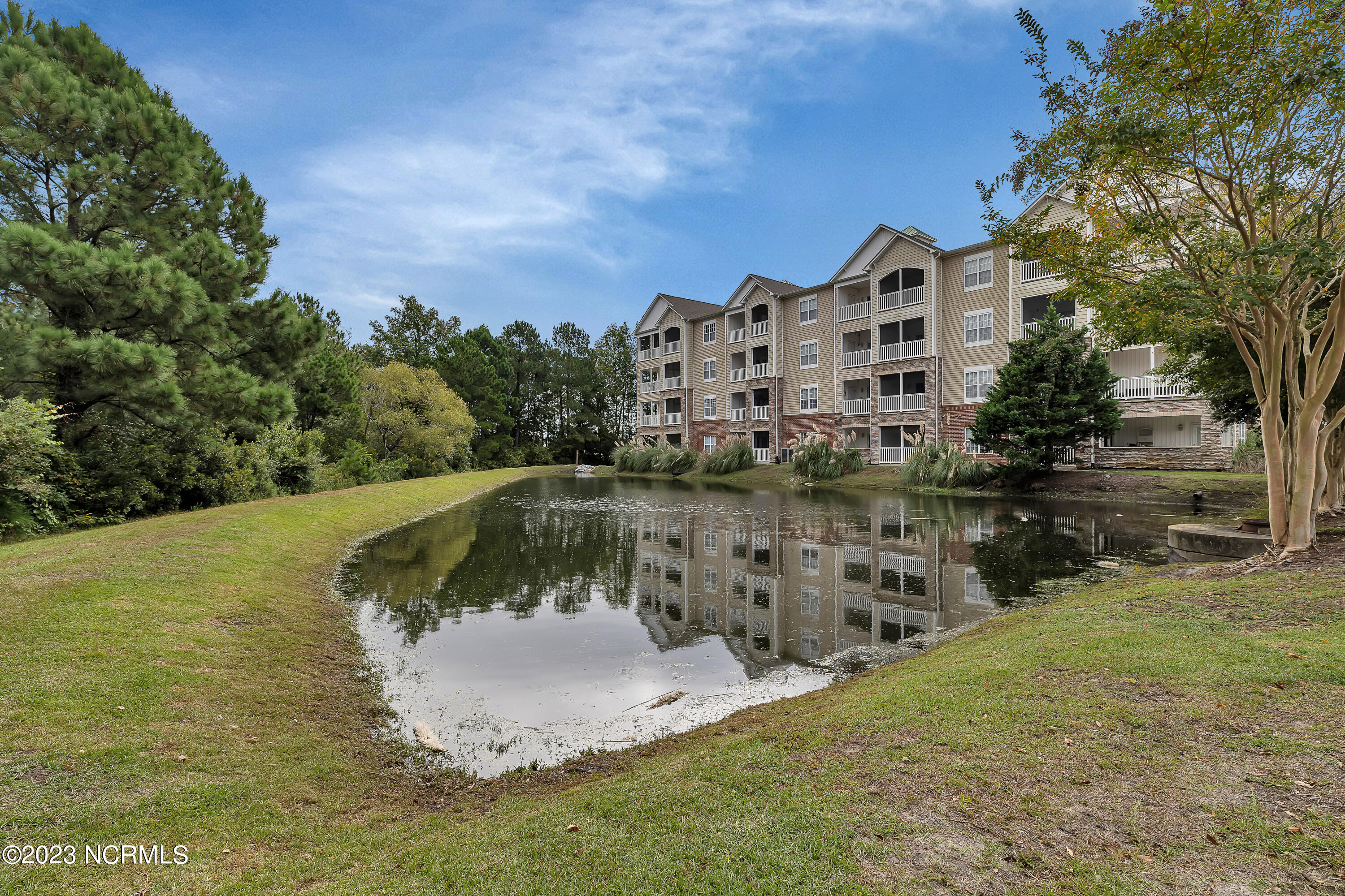 200 Gateway Condos Drive, 241
