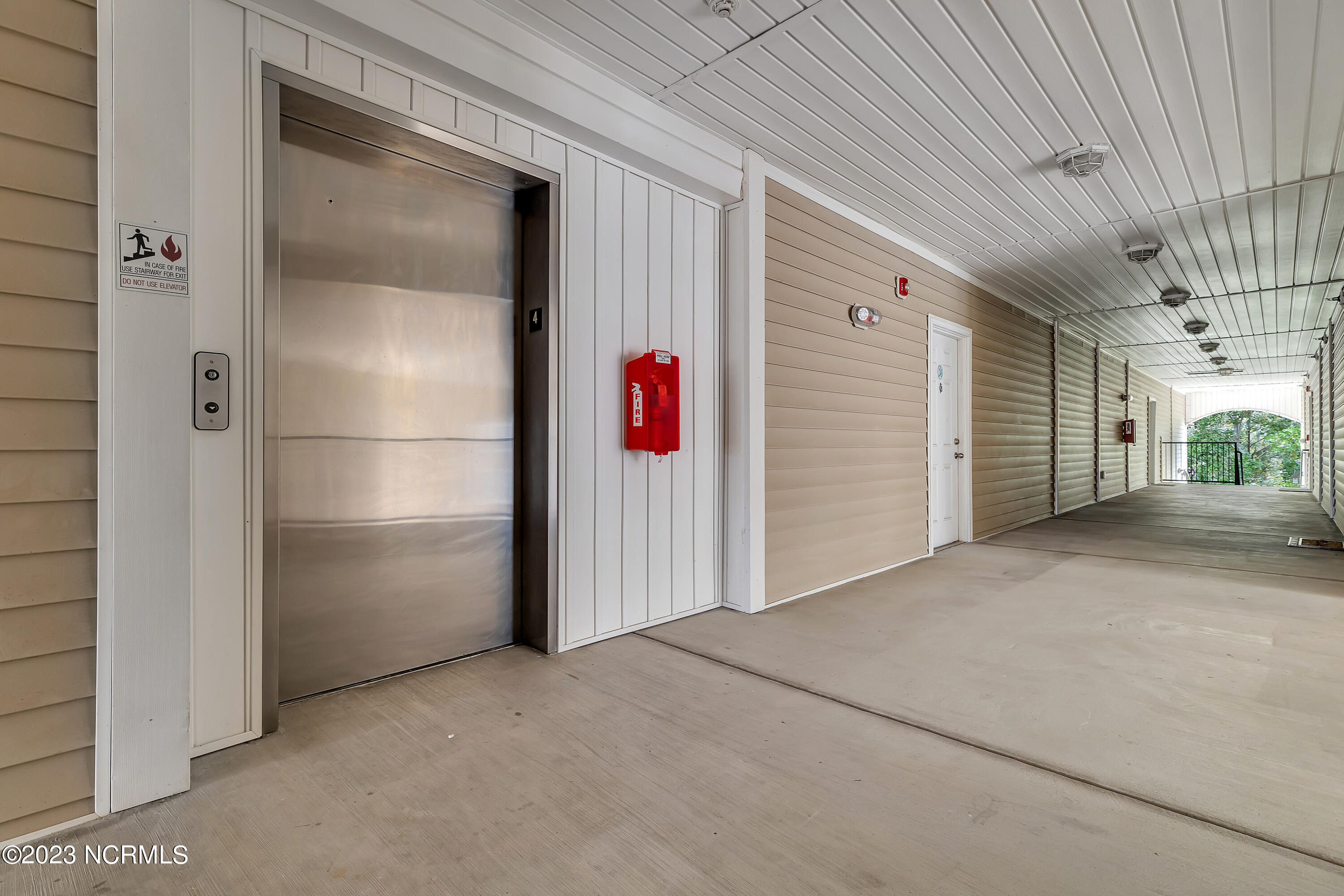 200 Gateway Condos Drive, 241