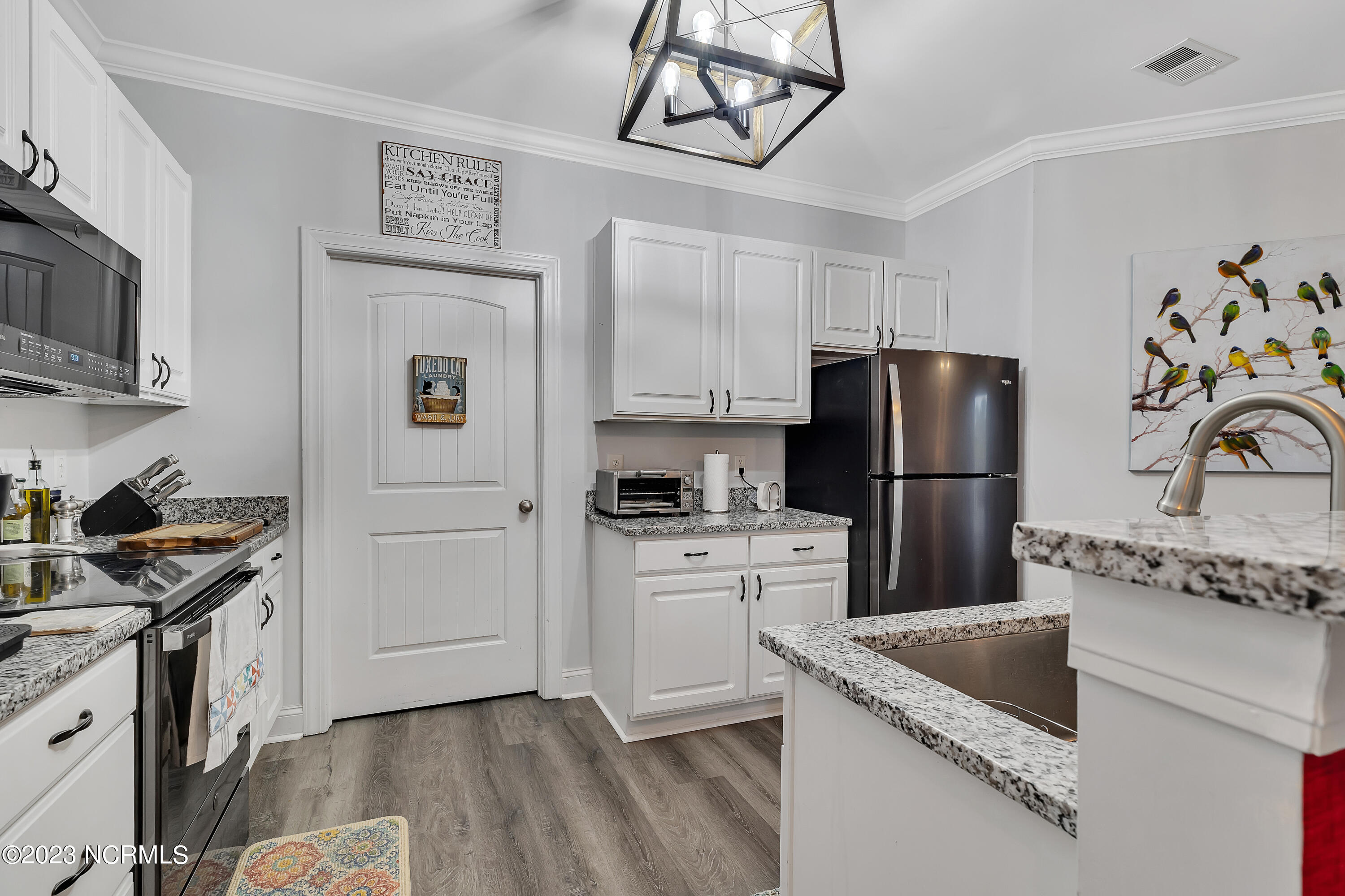 200 Gateway Condos Drive, 241