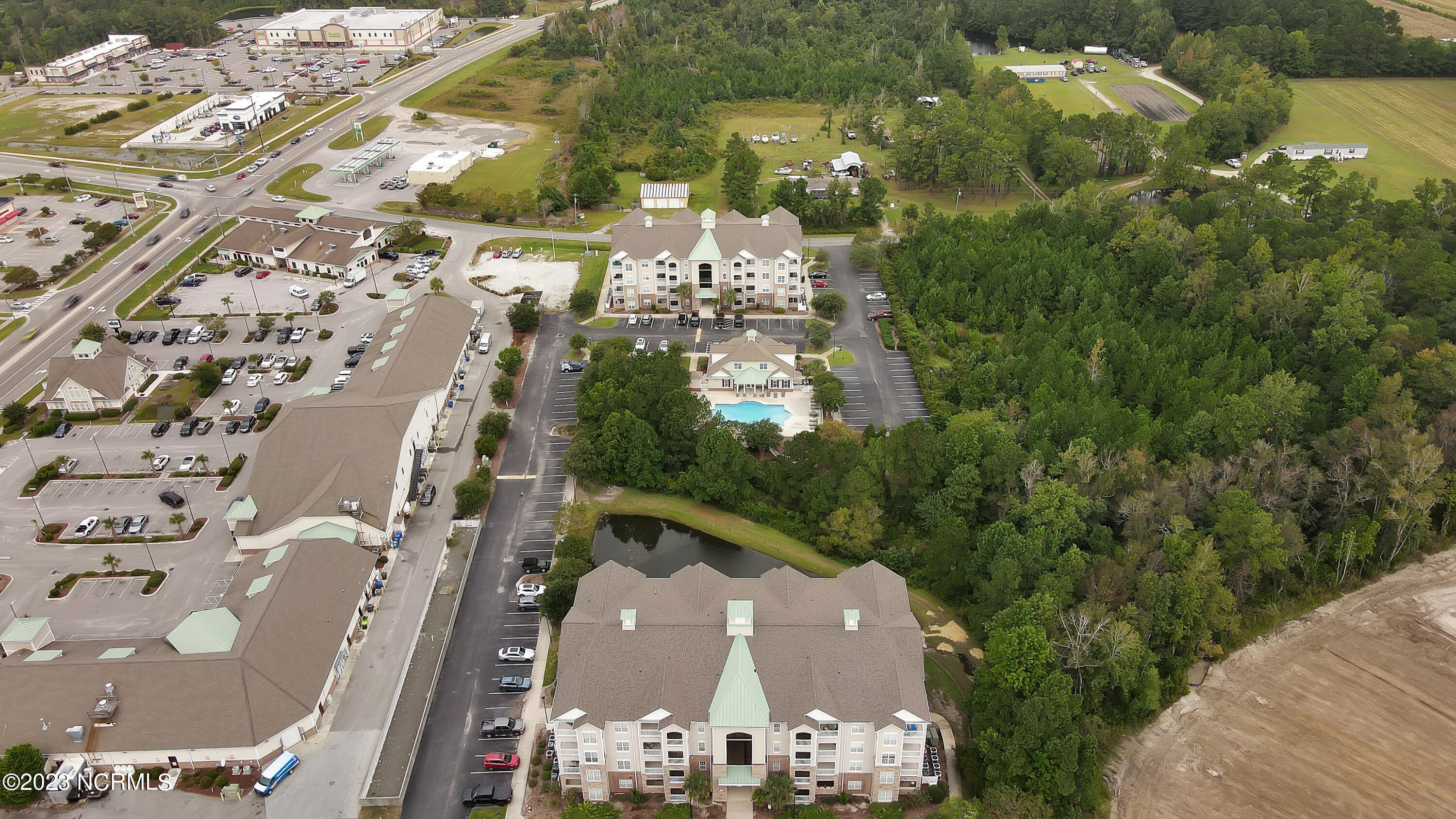 200 Gateway Condos Drive, 241