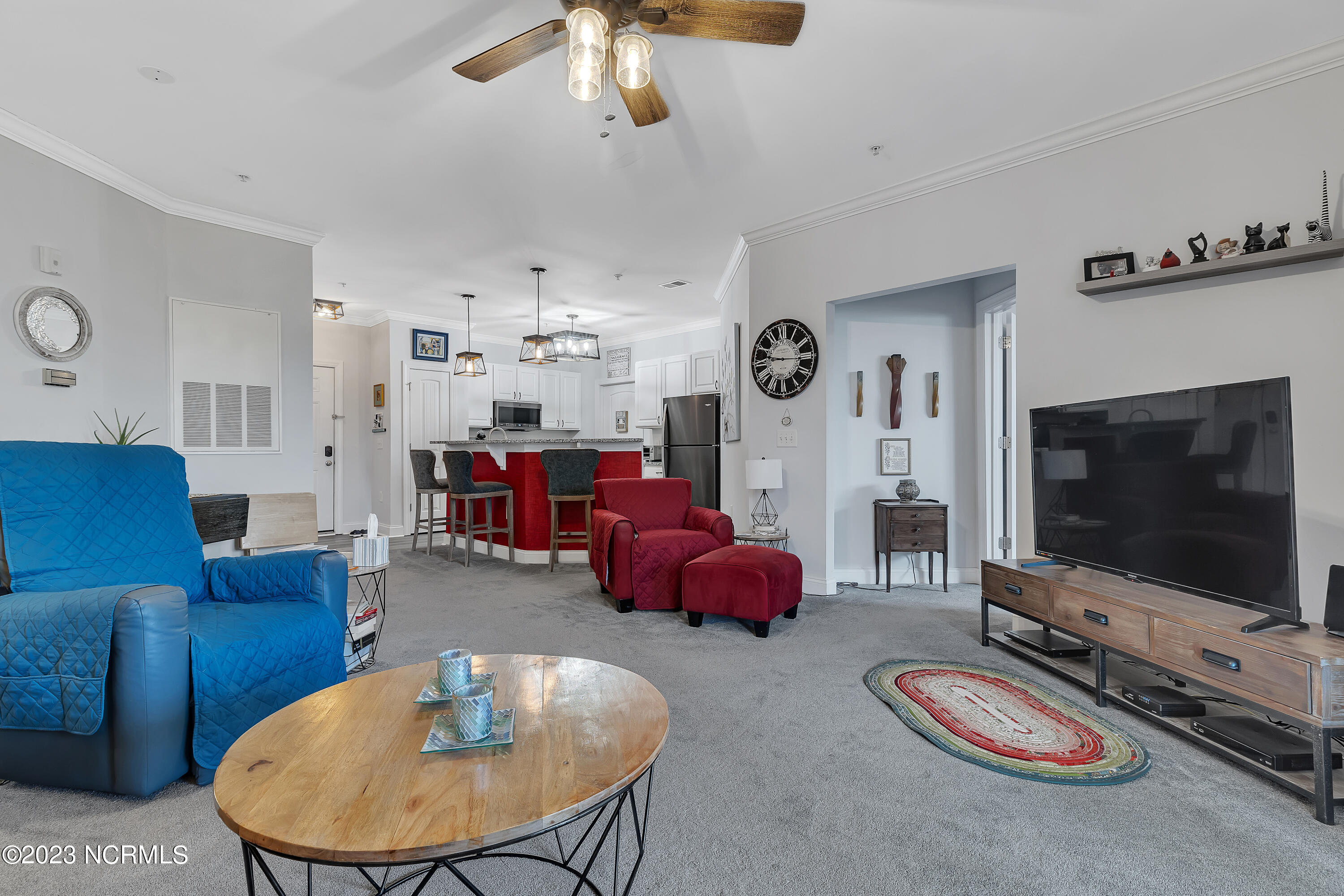 200 Gateway Condos Drive, 241