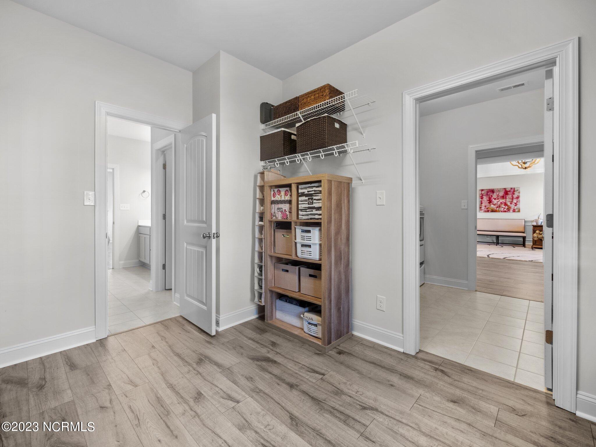 563 White Shoal Way