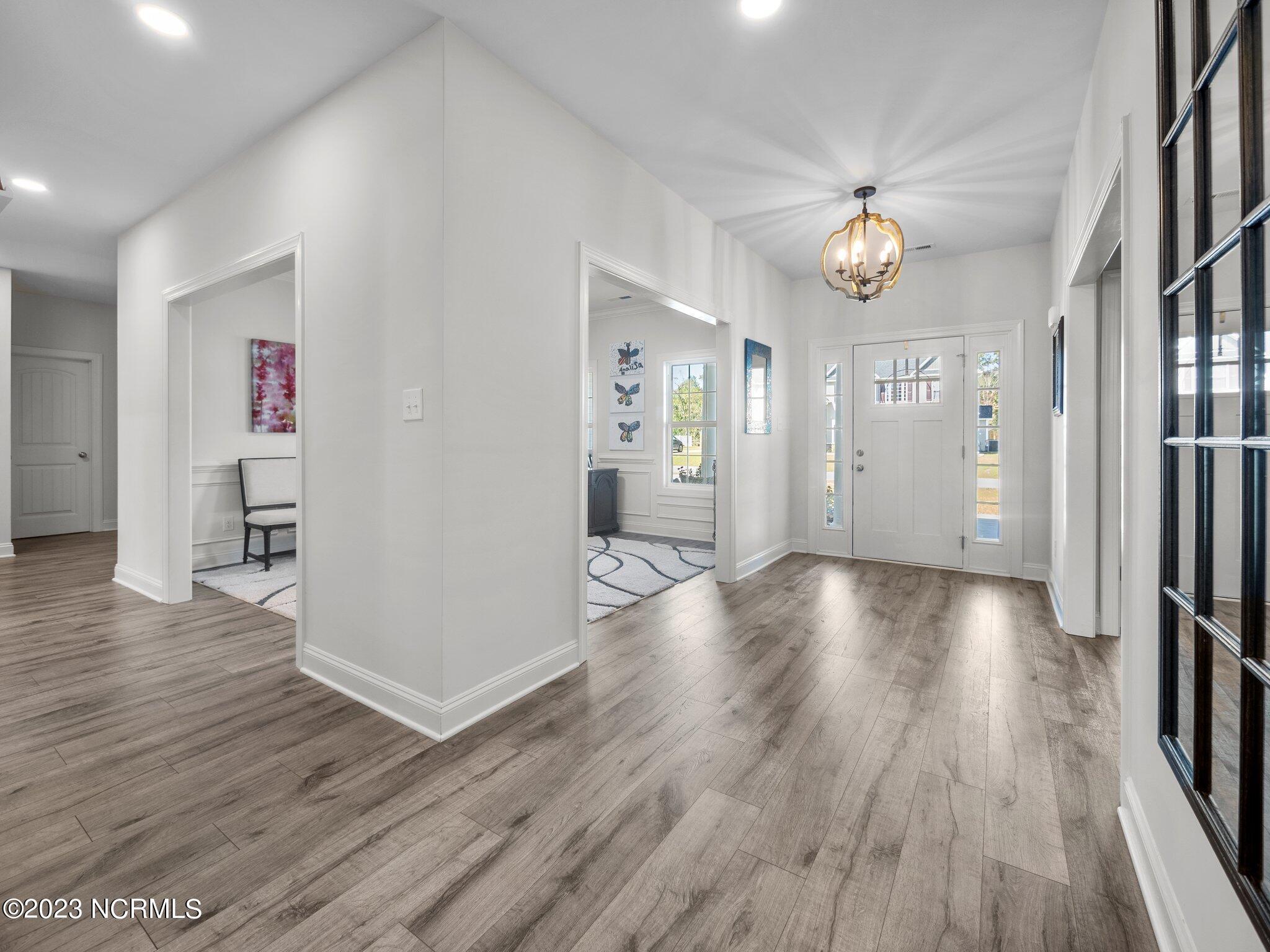 563 White Shoal Way