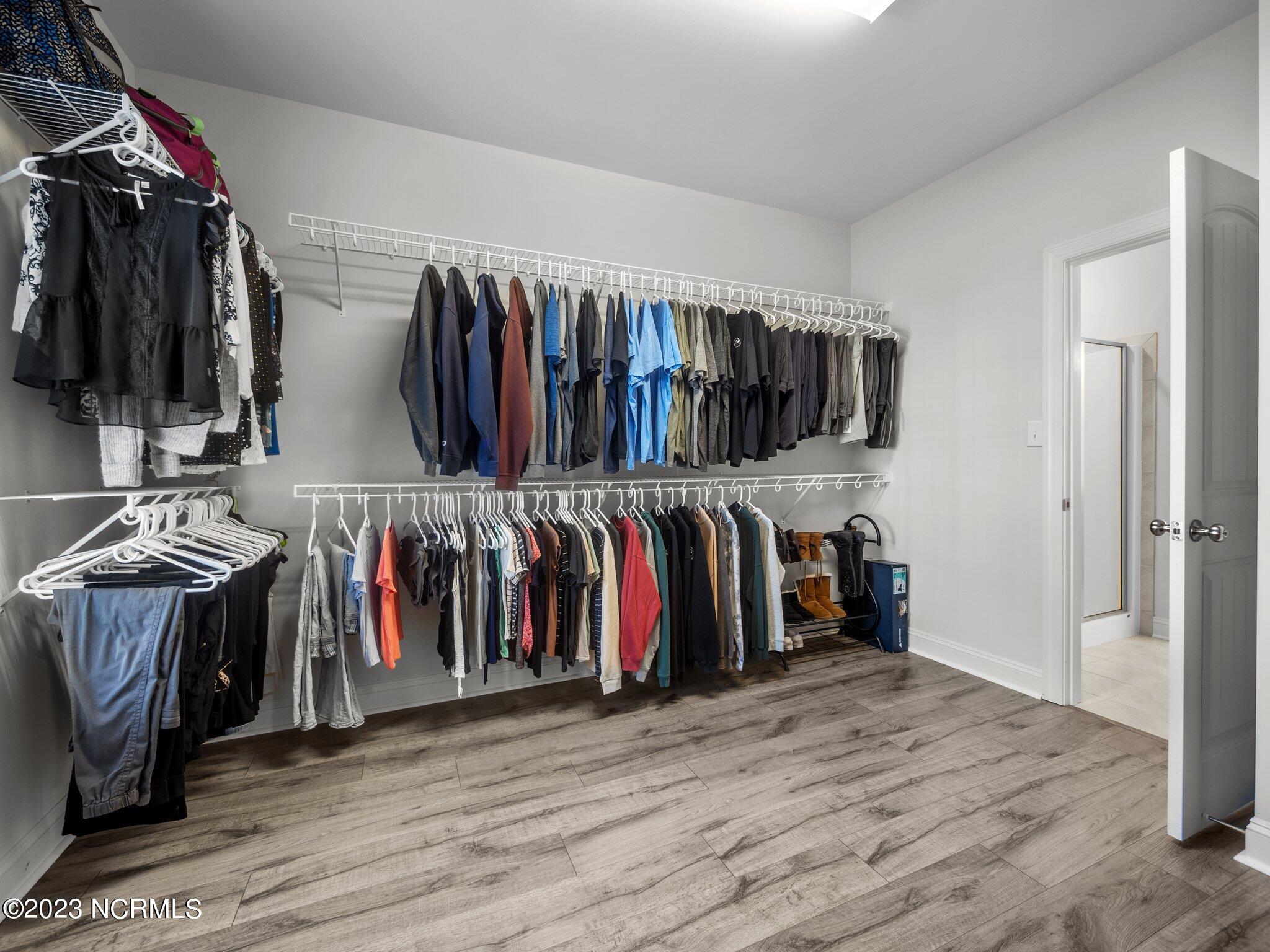 563 White Shoal Way