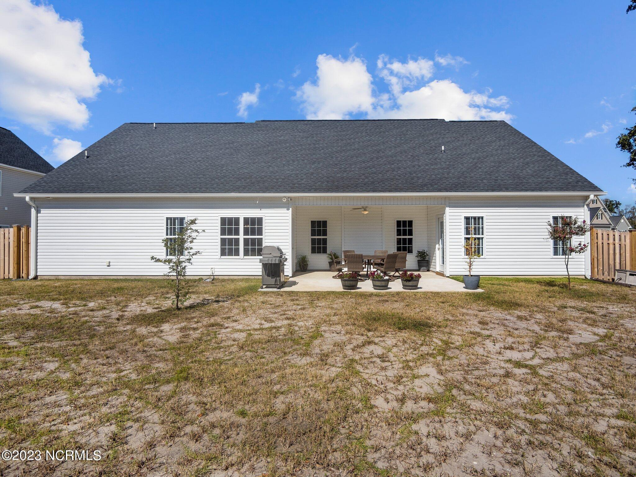 563 White Shoal Way