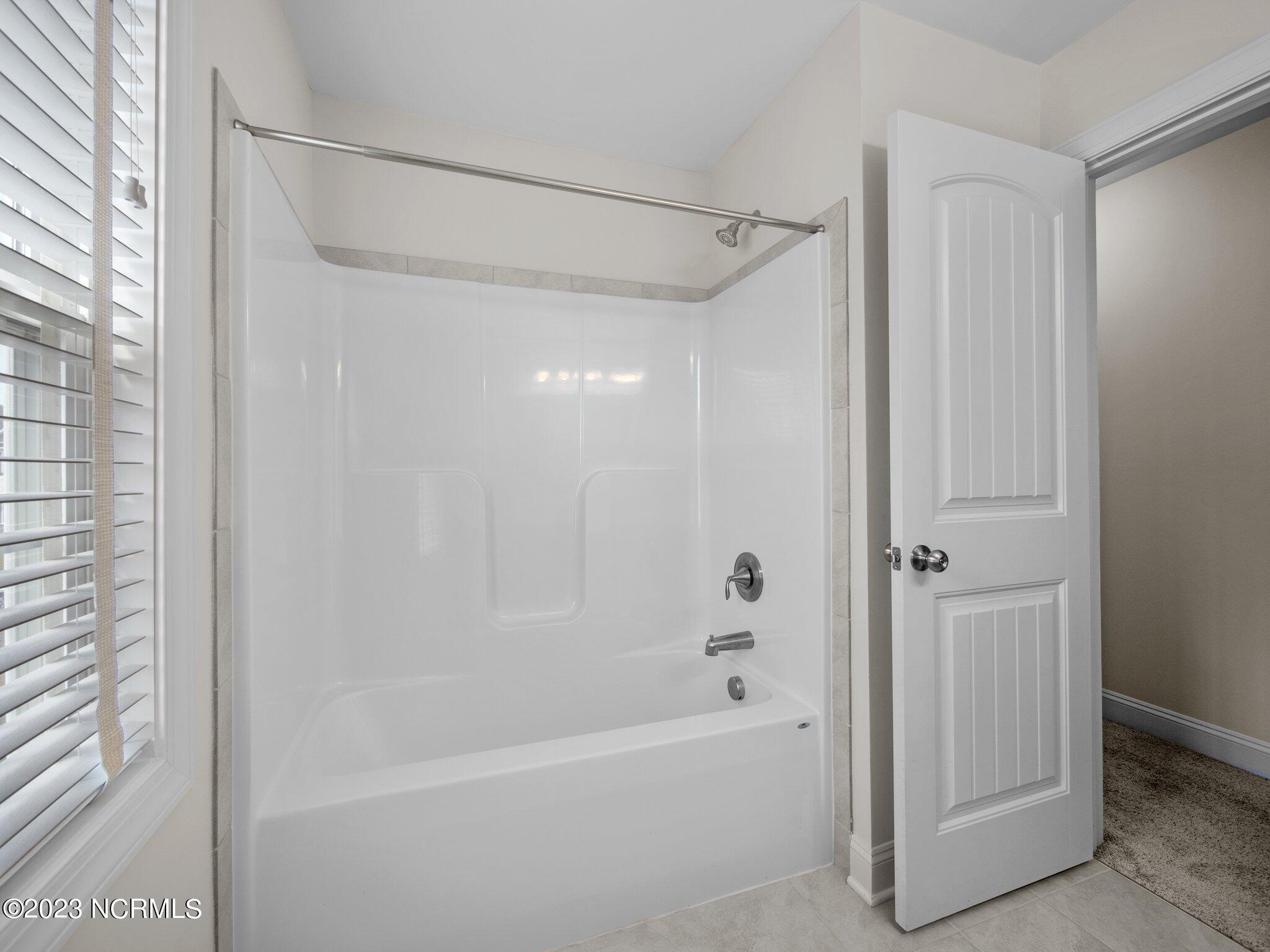 563 White Shoal Way