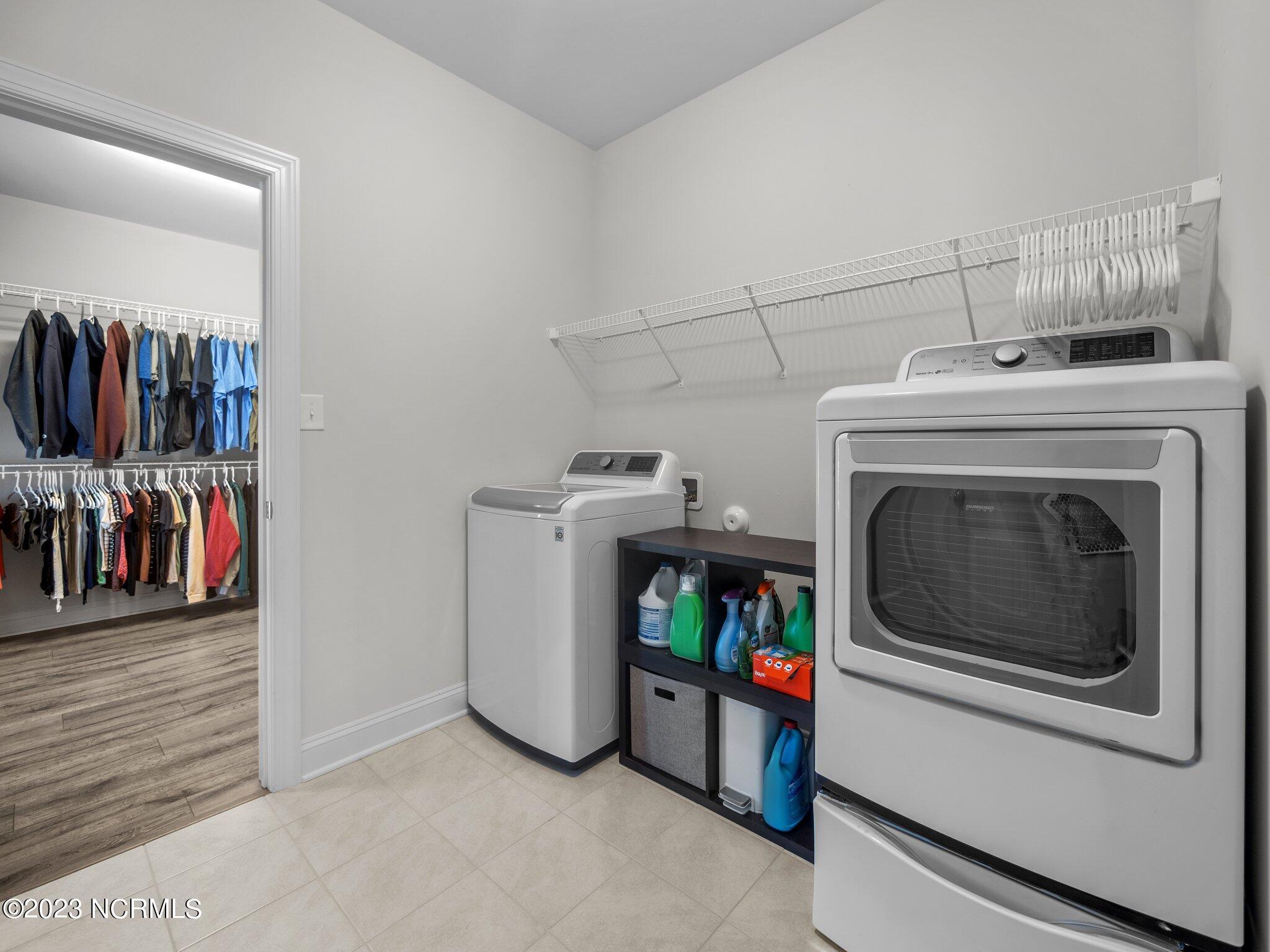 563 White Shoal Way