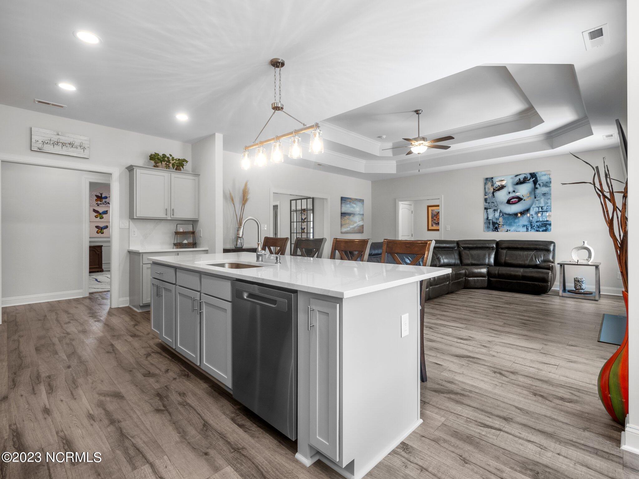563 White Shoal Way
