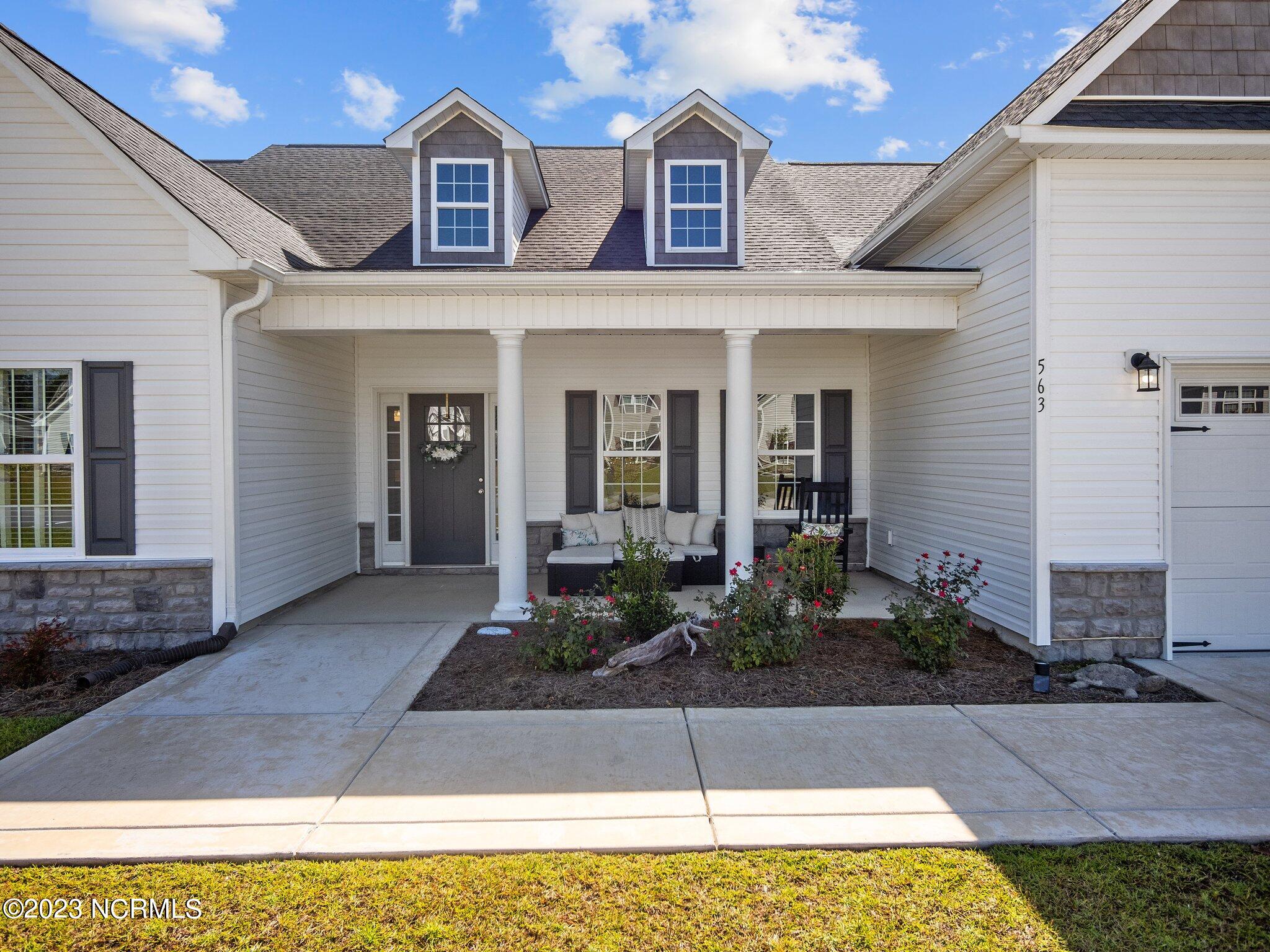 563 White Shoal Way