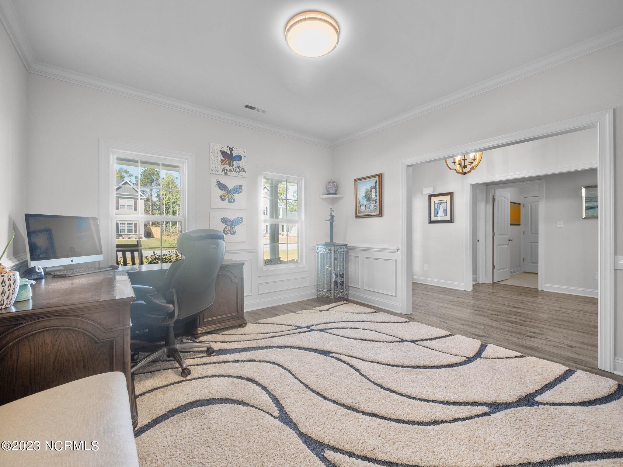 563 White Shoal Way