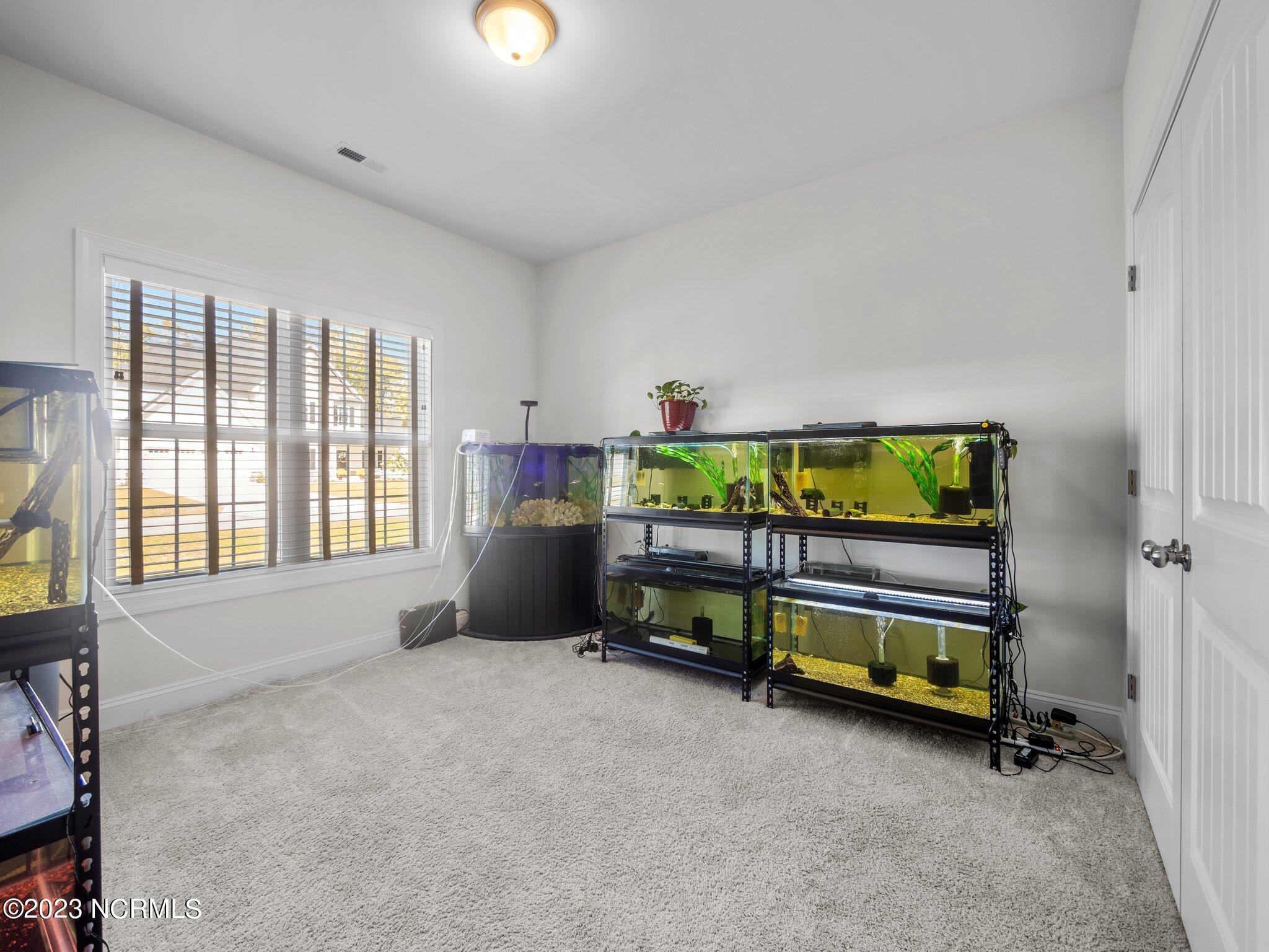 563 White Shoal Way