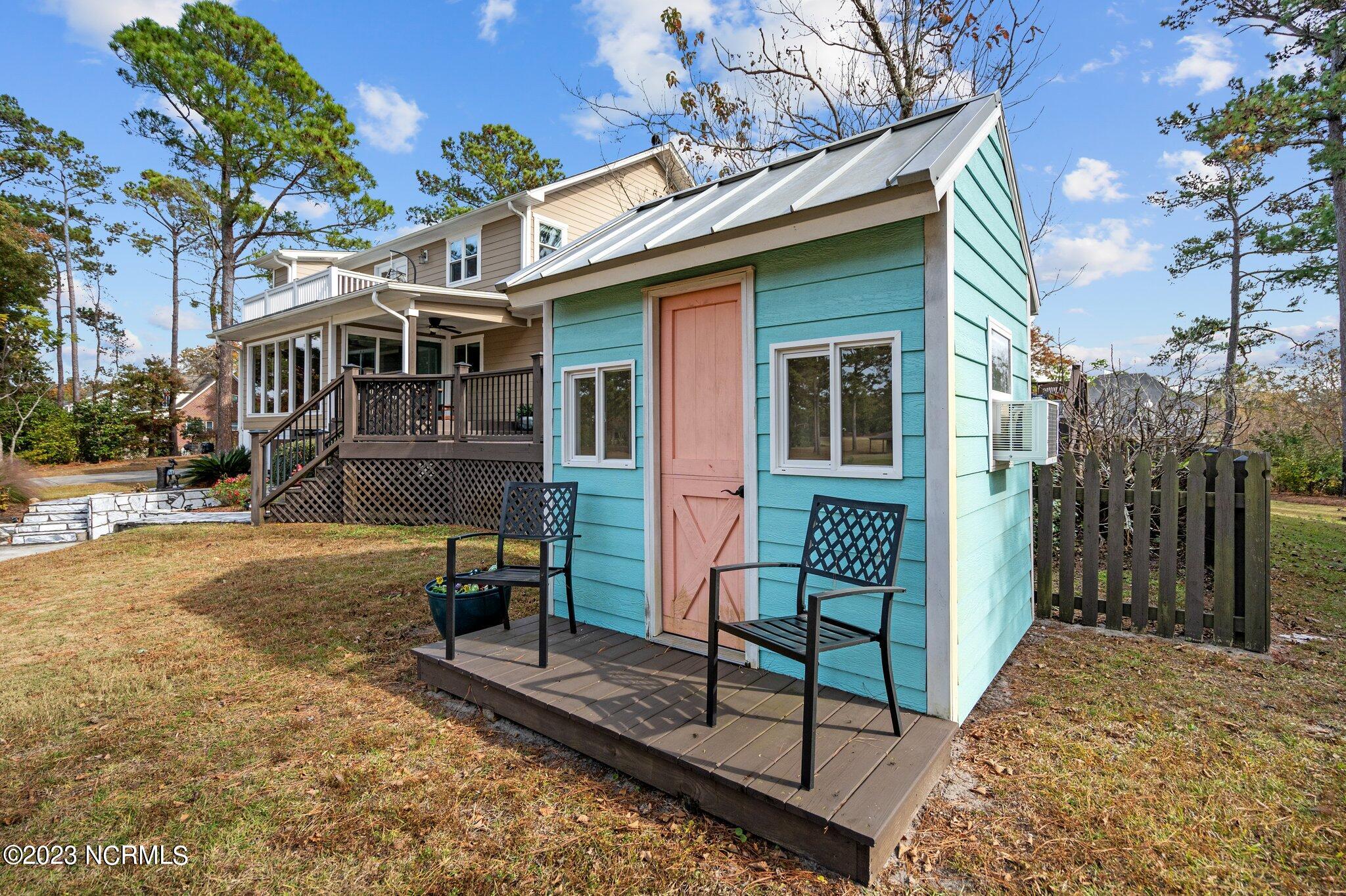 635 Ravenswood Road