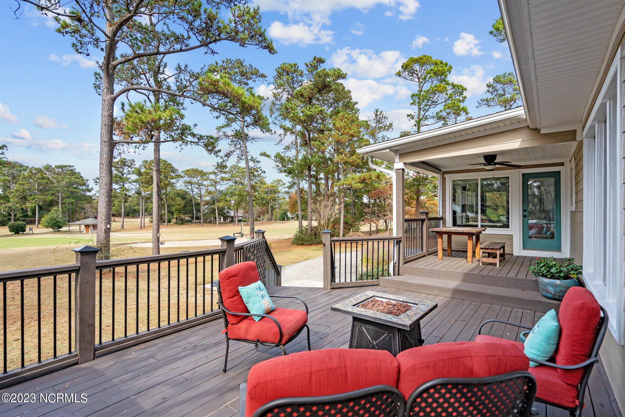635 Ravenswood Road