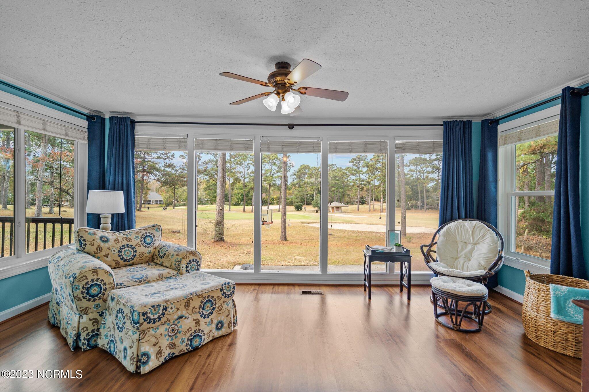 635 Ravenswood Road