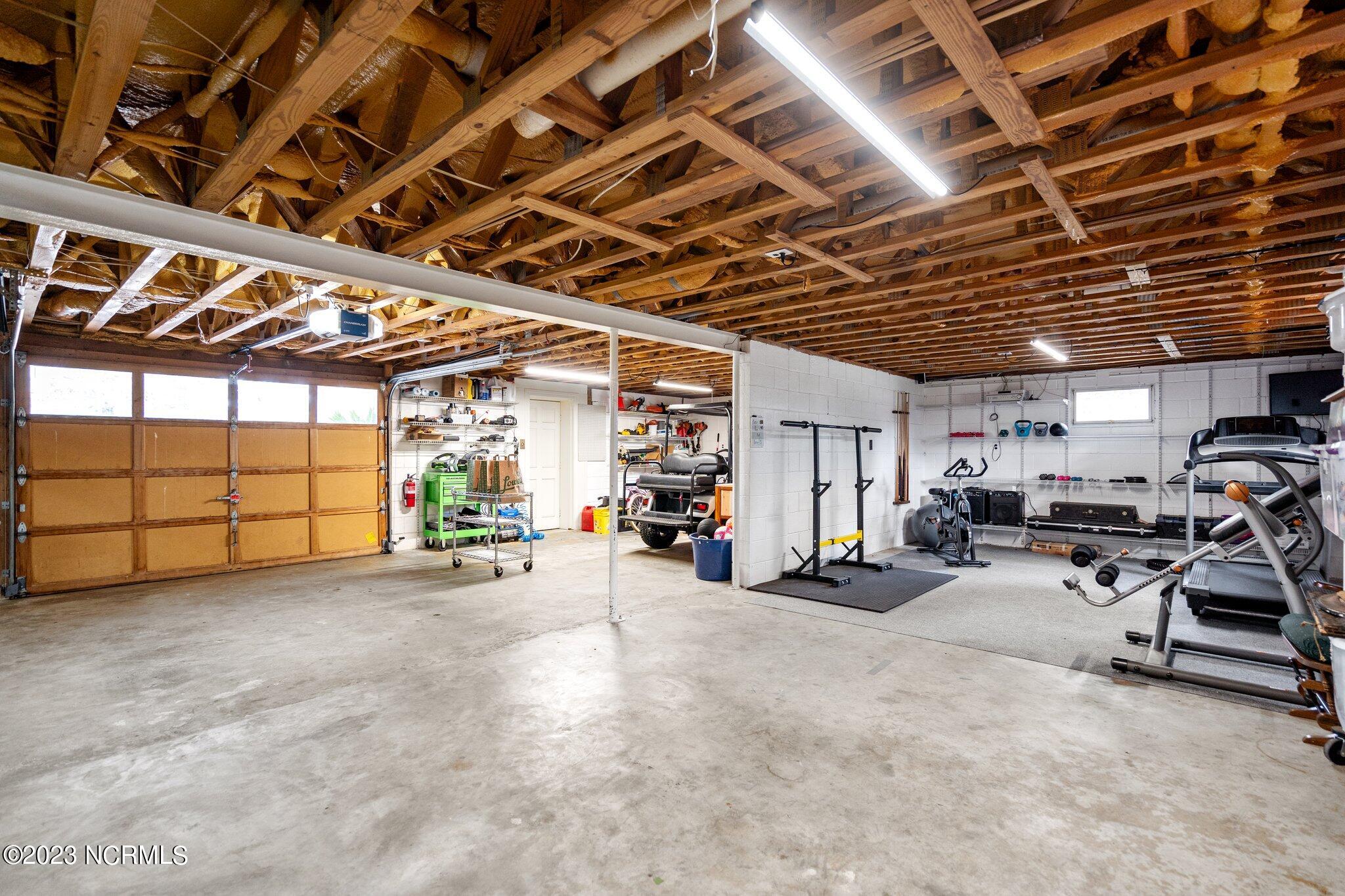 635 Ravenswood Road
