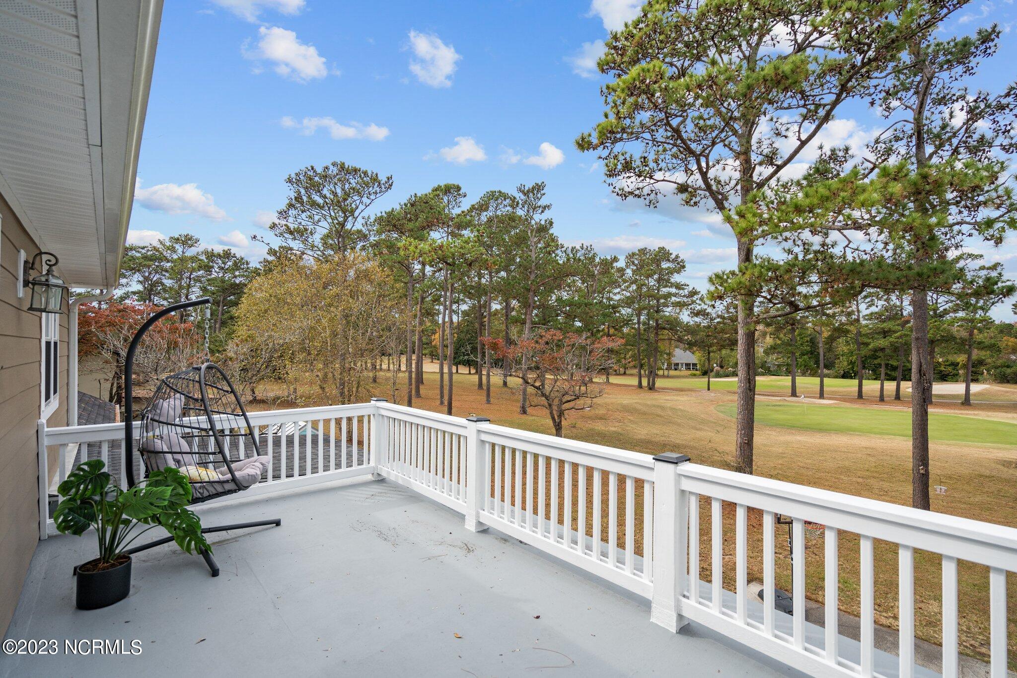 635 Ravenswood Road