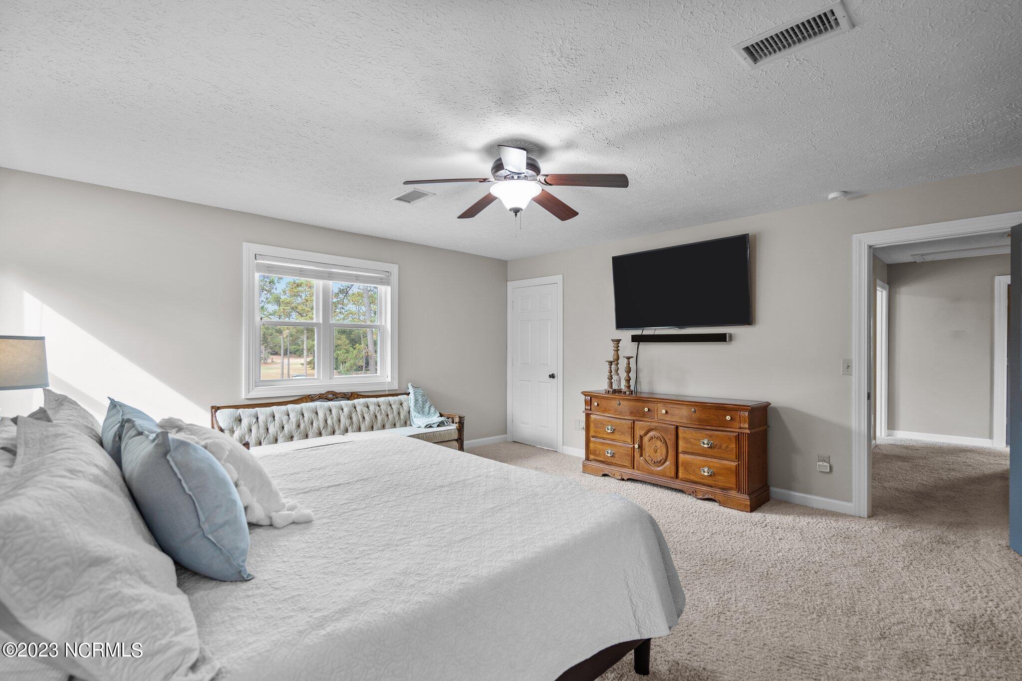 635 Ravenswood Road