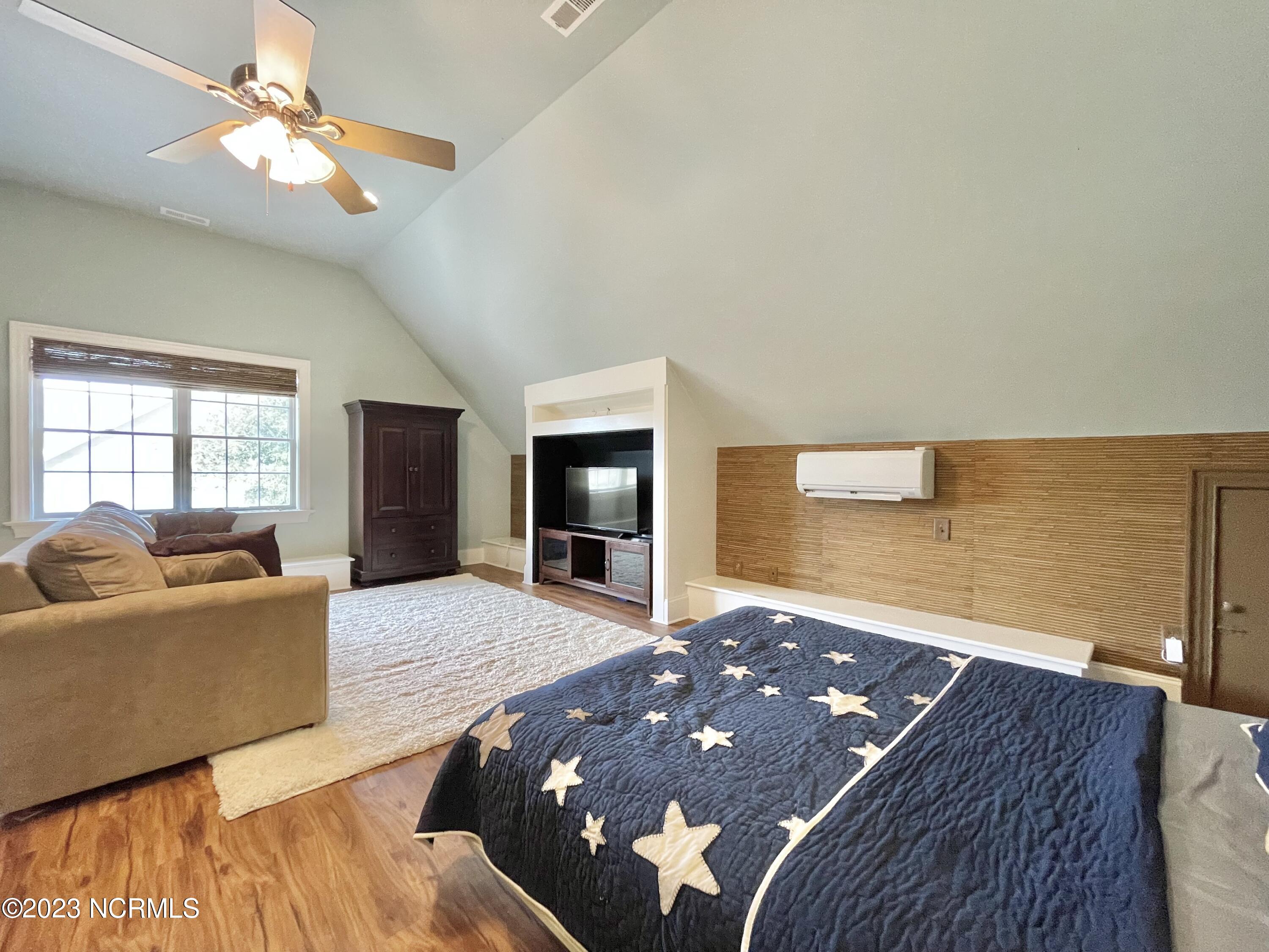 102 N Stargazer Court