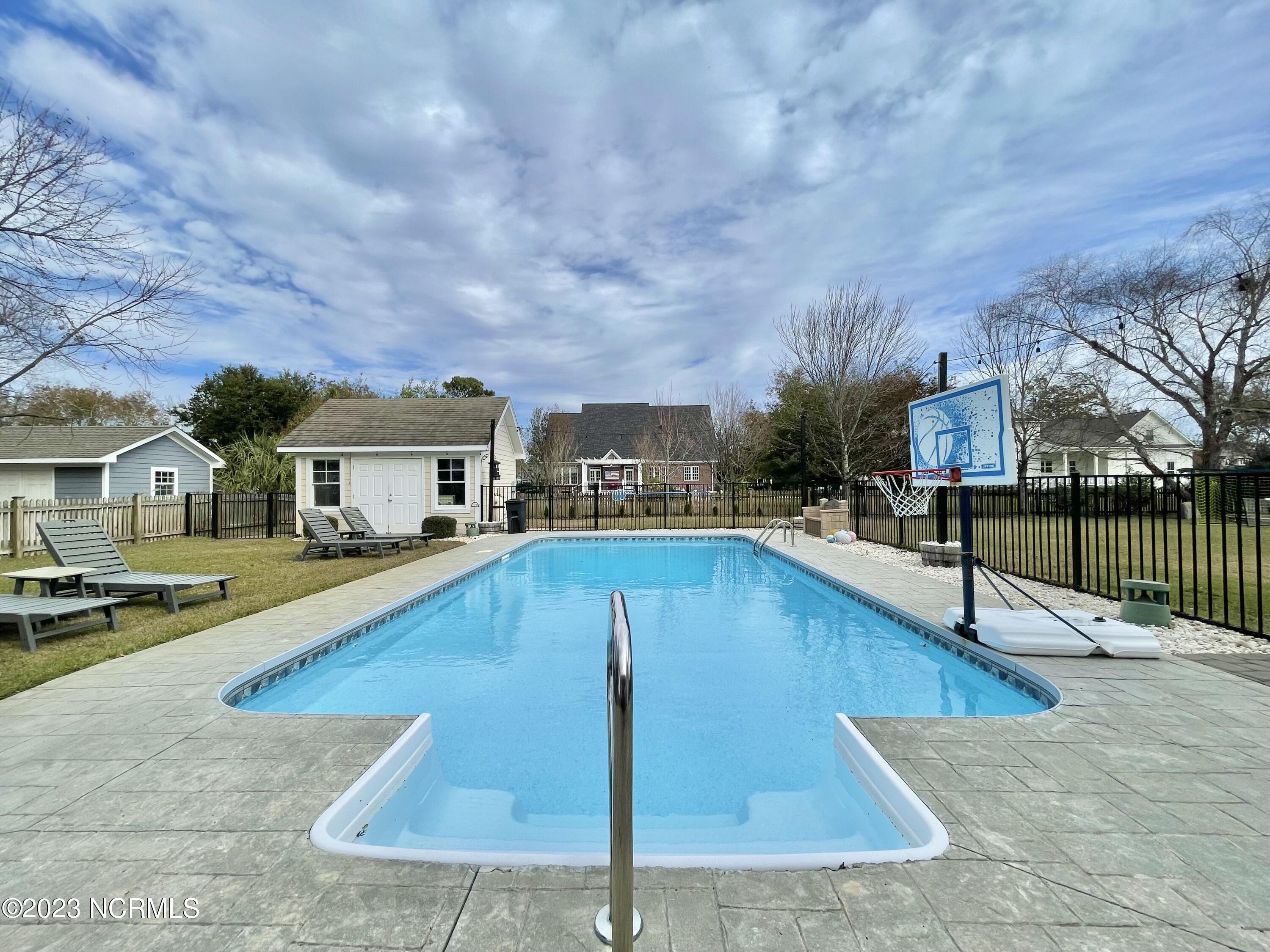 102 N Stargazer Court