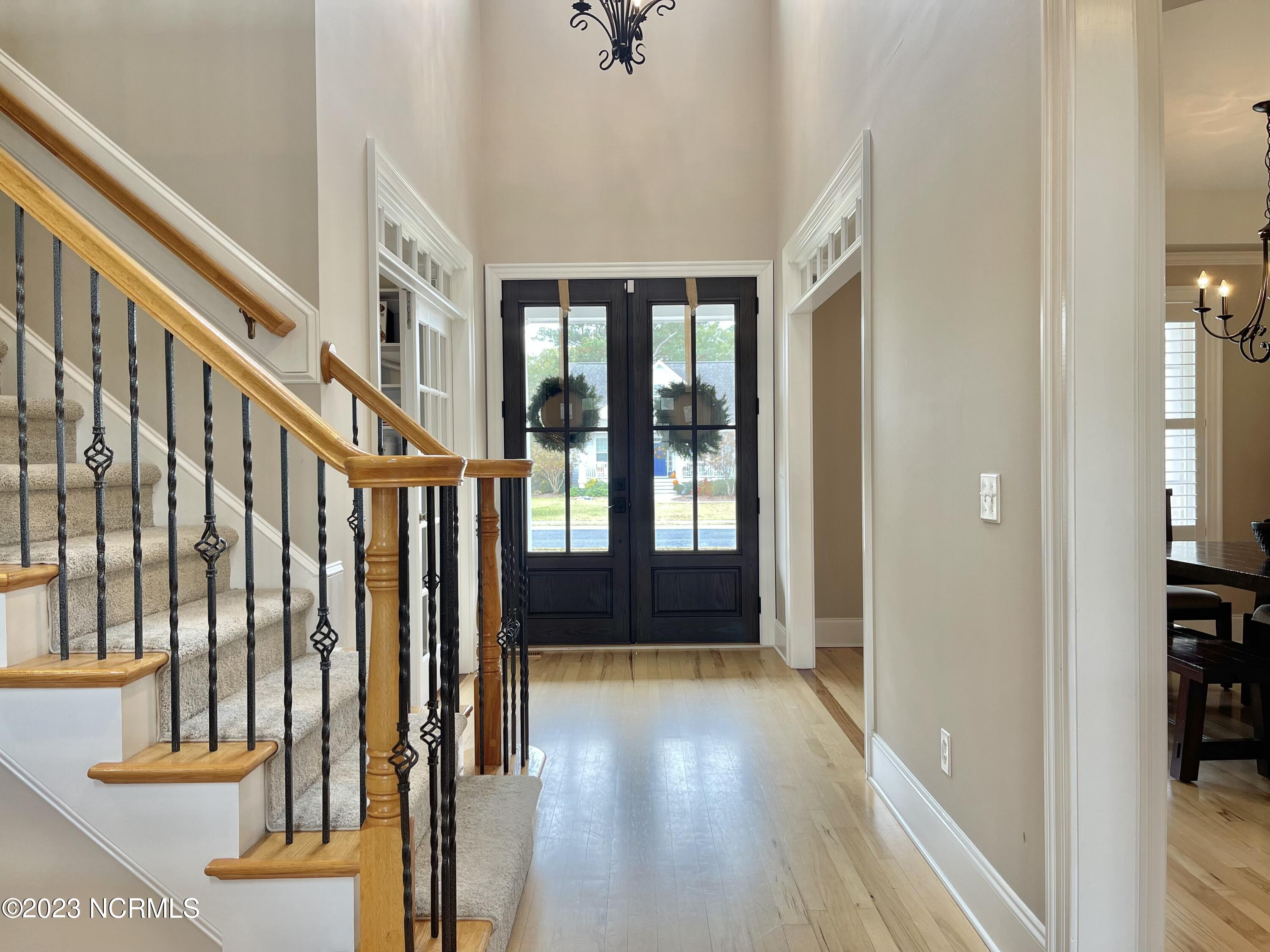 102 N Stargazer Court