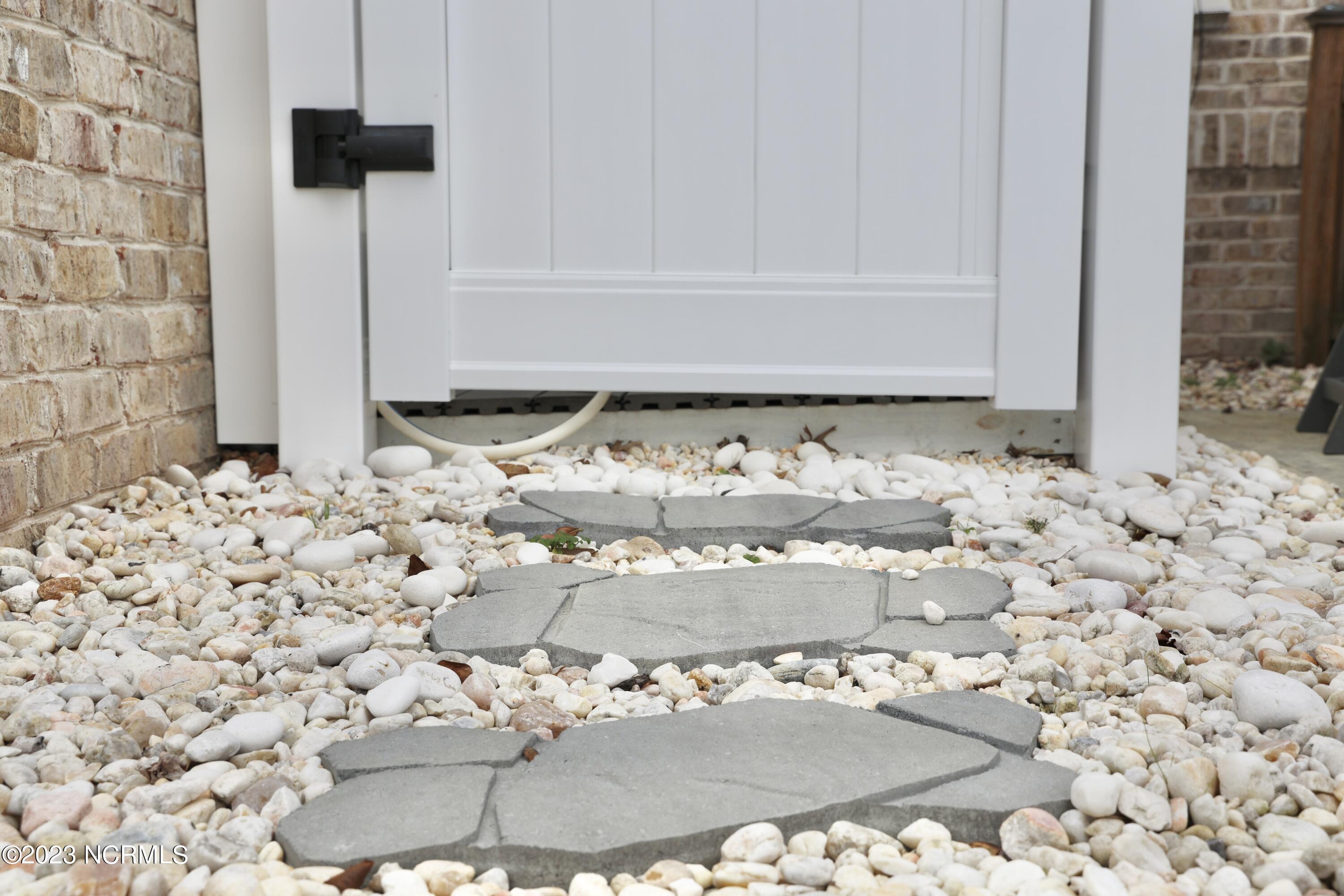 102 N Stargazer Court