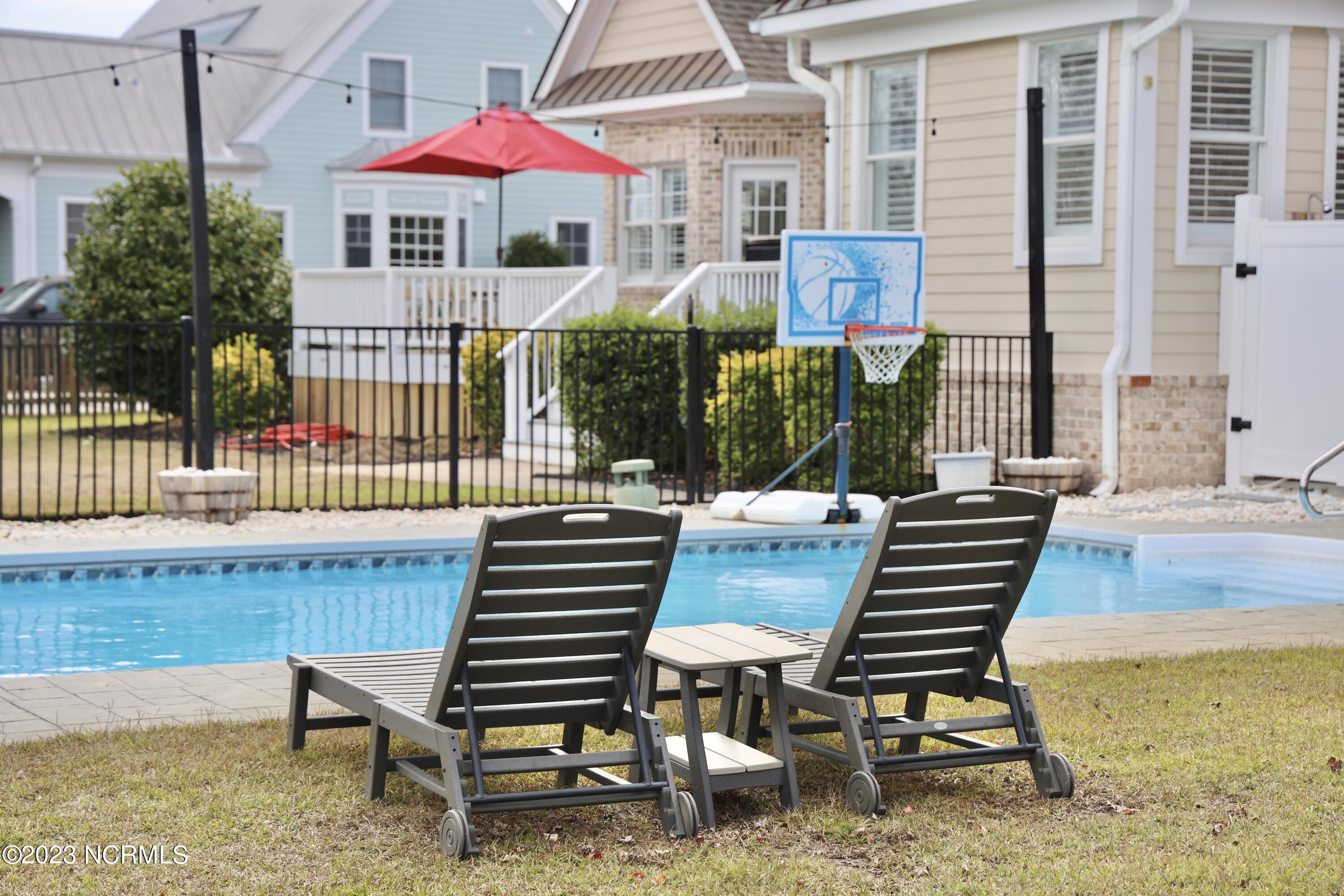 102 N Stargazer Court