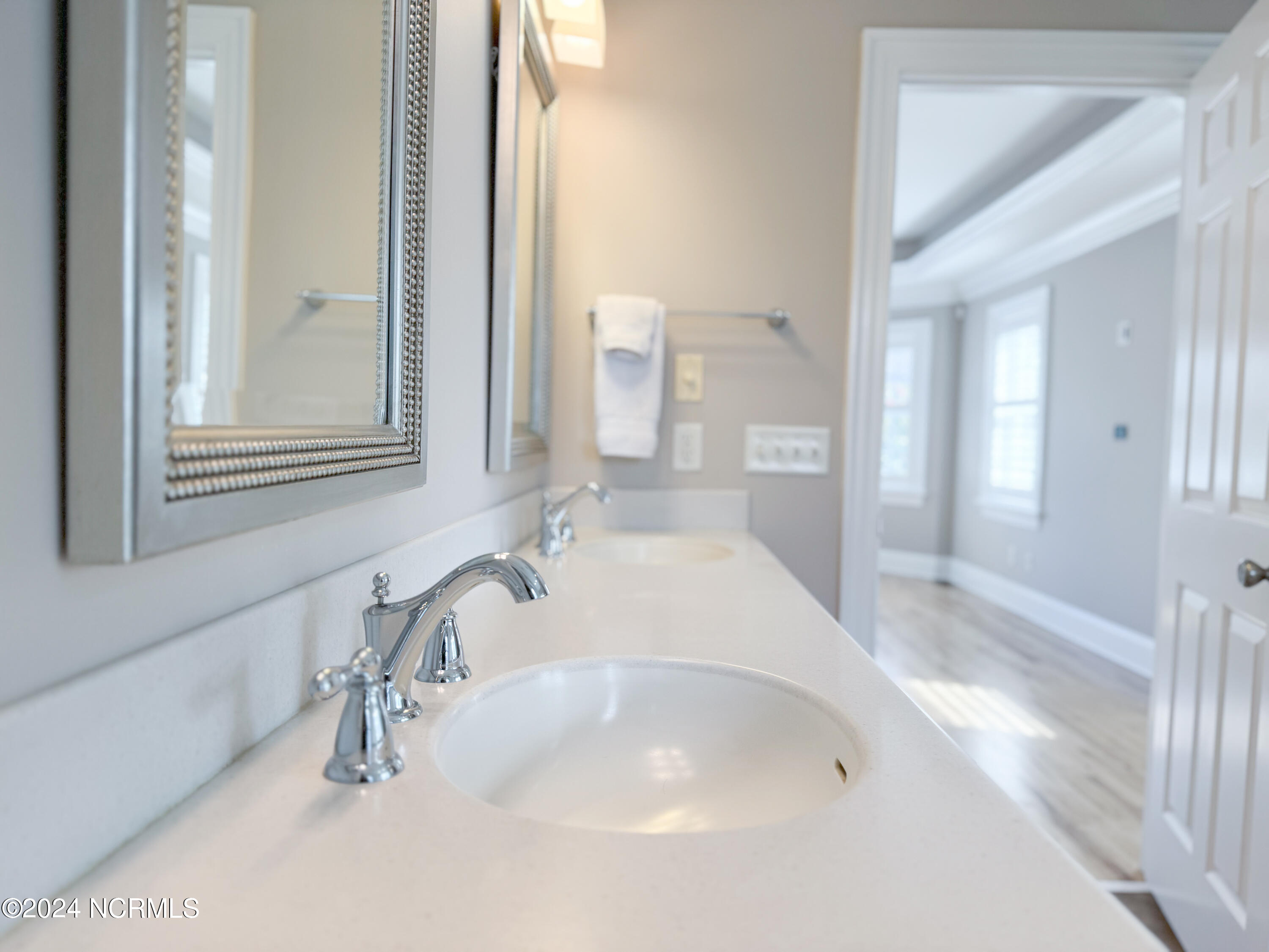 102 N Stargazer Court