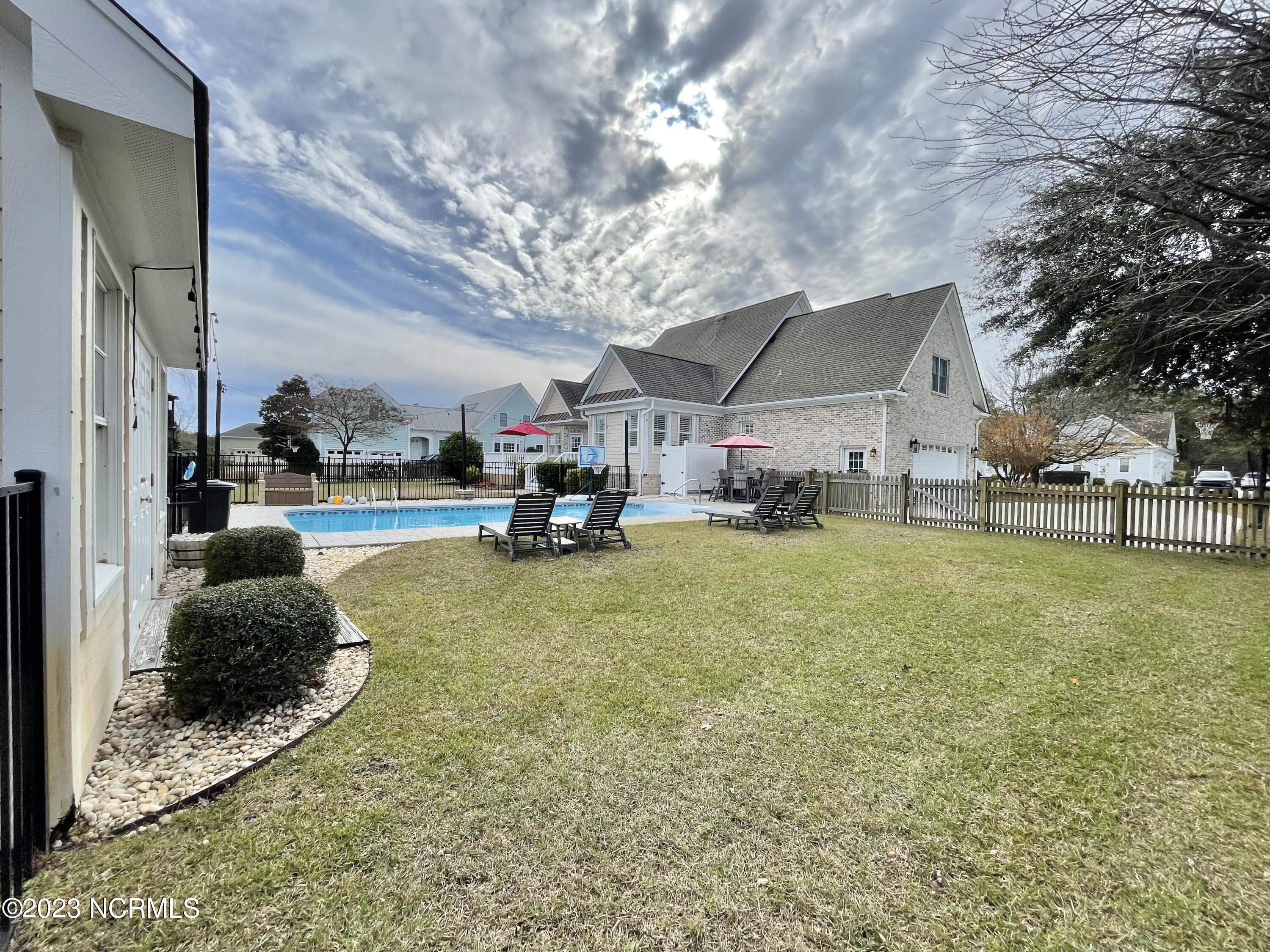 102 N Stargazer Court