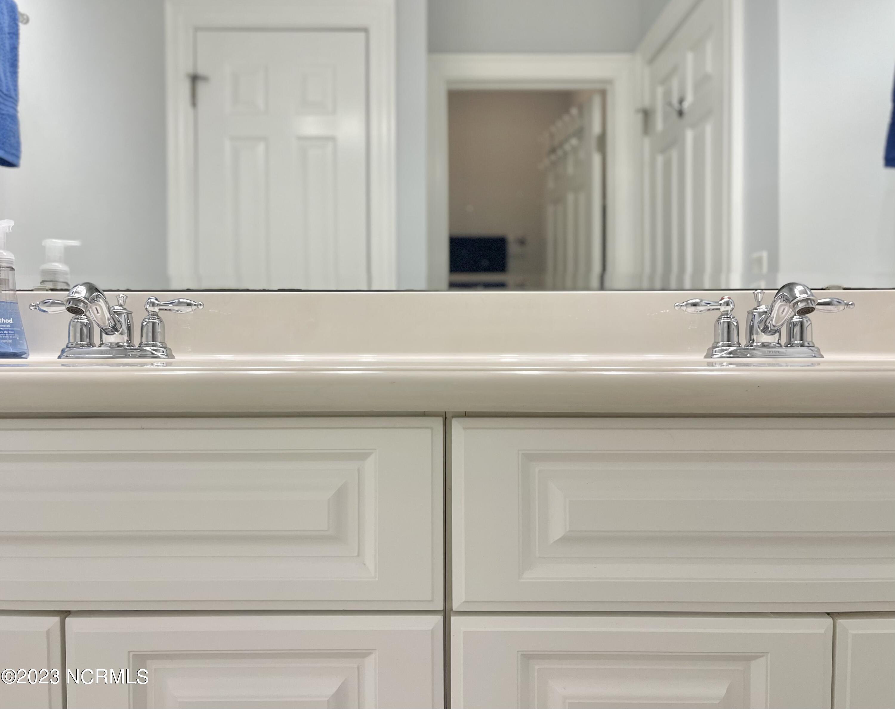 102 N Stargazer Court