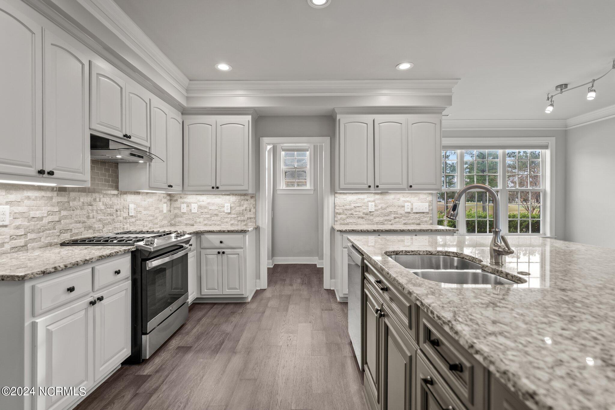 1106 Hampton Pines Court